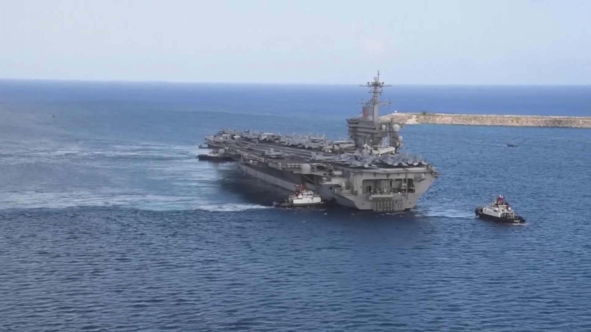 美航空母艦羅斯福號爆發疫情後首次出海訓練