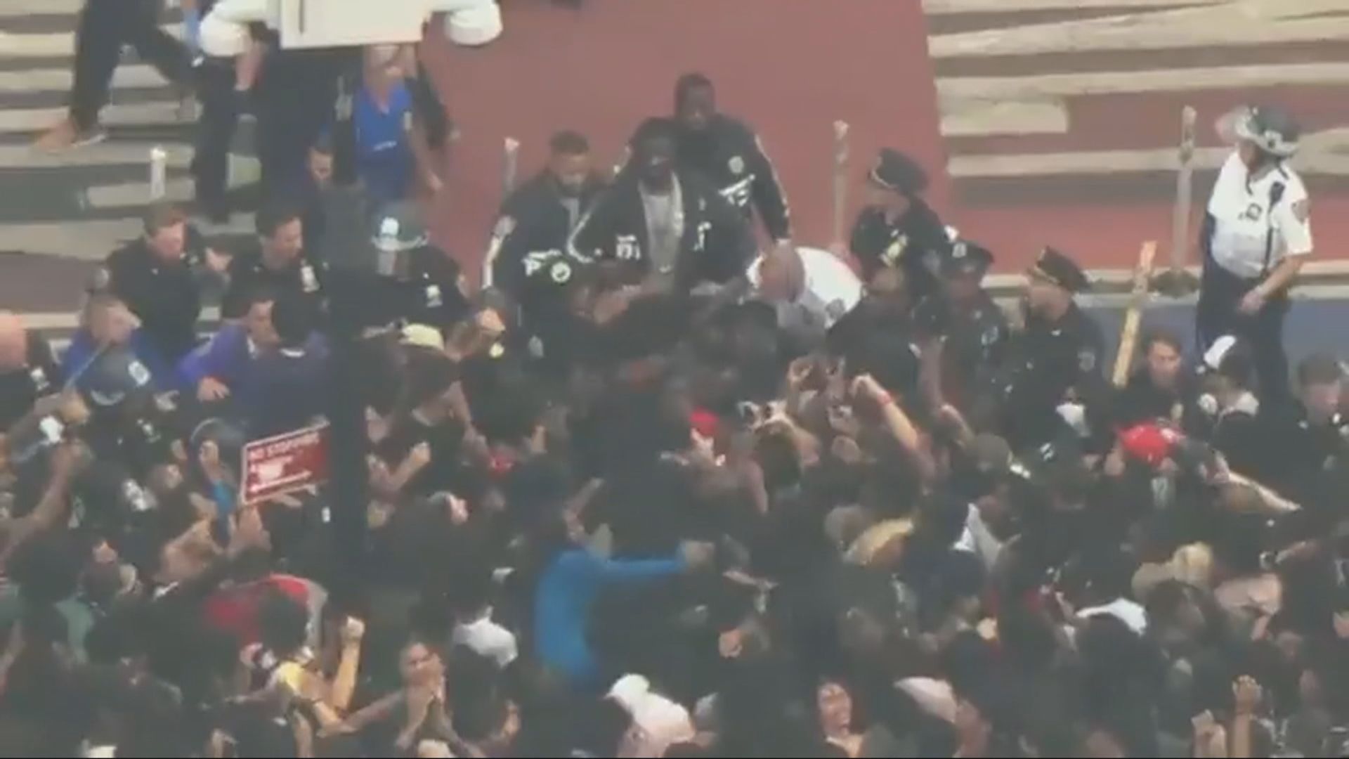 網紅送遊戲機活動觸發衝突 紐約警方拘捕多人