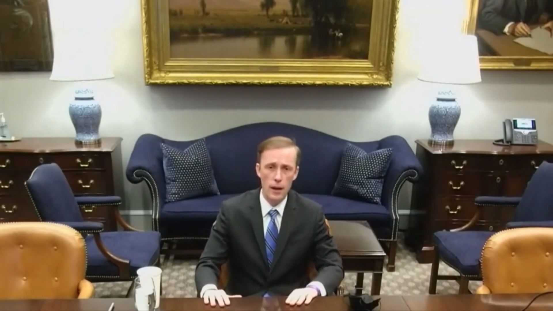 美國國家安全顧問：中國要為在新疆和香港所為付出代價