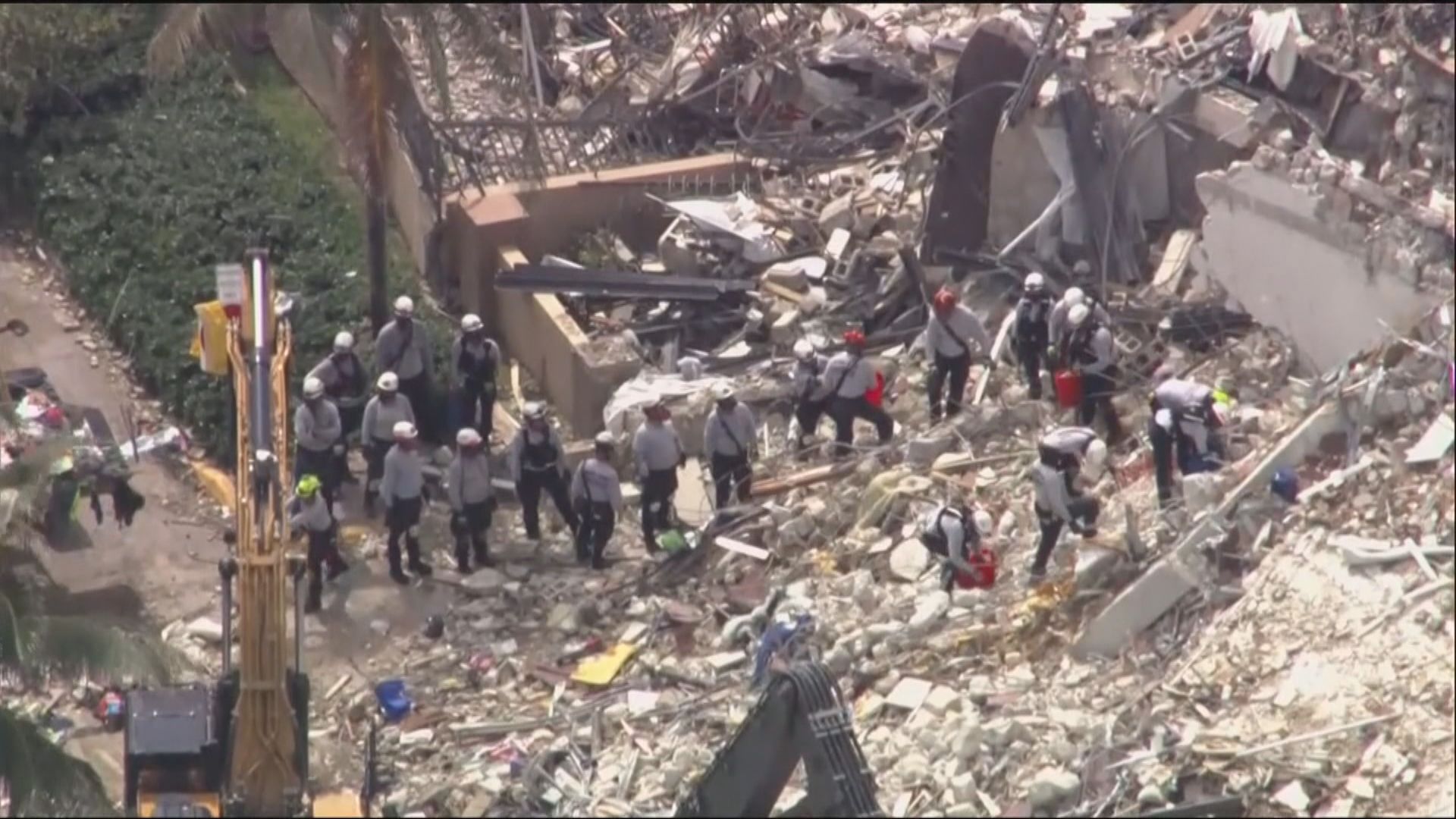 佛羅里達州住宅大樓倒塌增至九死　逾150人仍失蹤