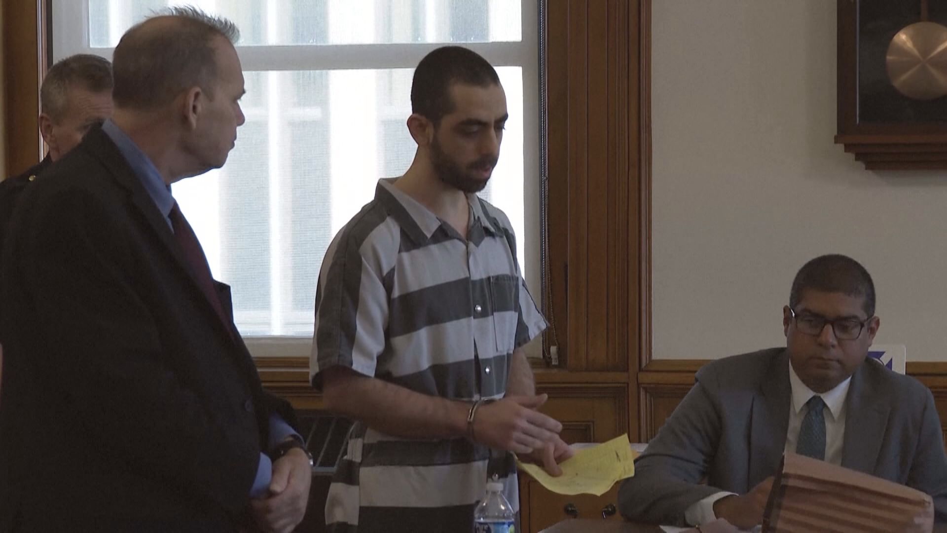 涉行刺《撒旦詩篇》作者　27歲美籍黎巴嫩男子判囚25年