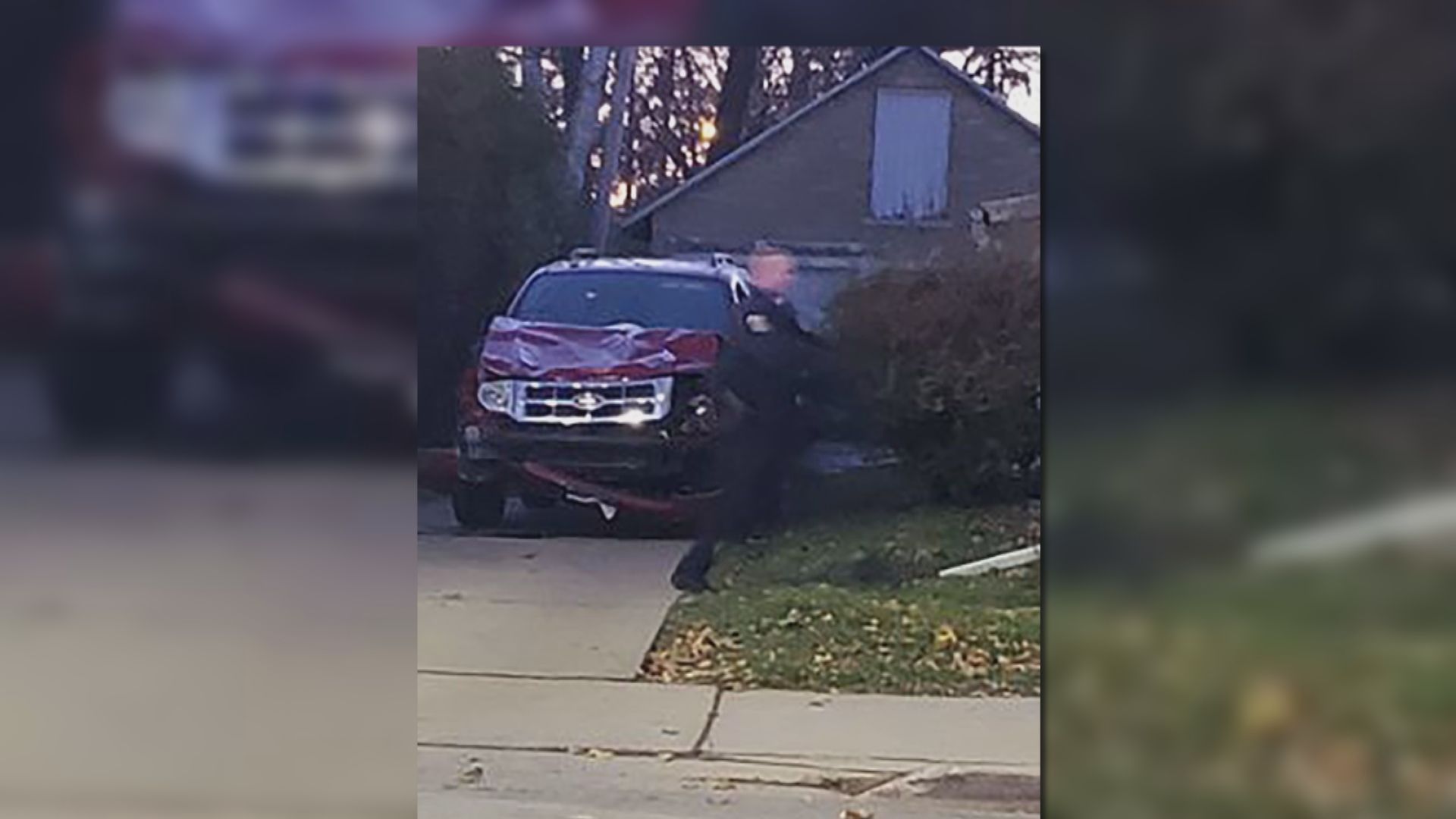 美威斯康星州汽車衝向聖誕巡遊隊伍　或跟恐怖主義無關