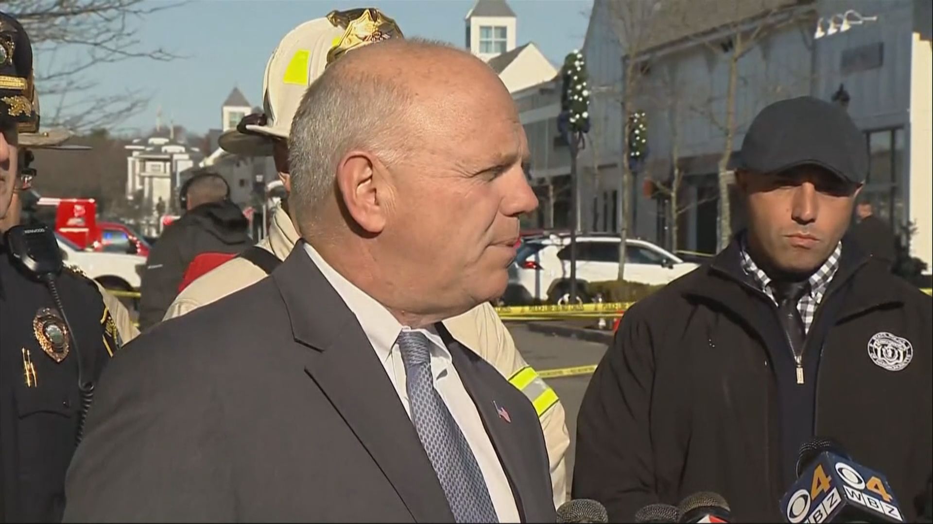 美國馬薩諸塞州有汽車撞入蘋果公司專門店最少一死