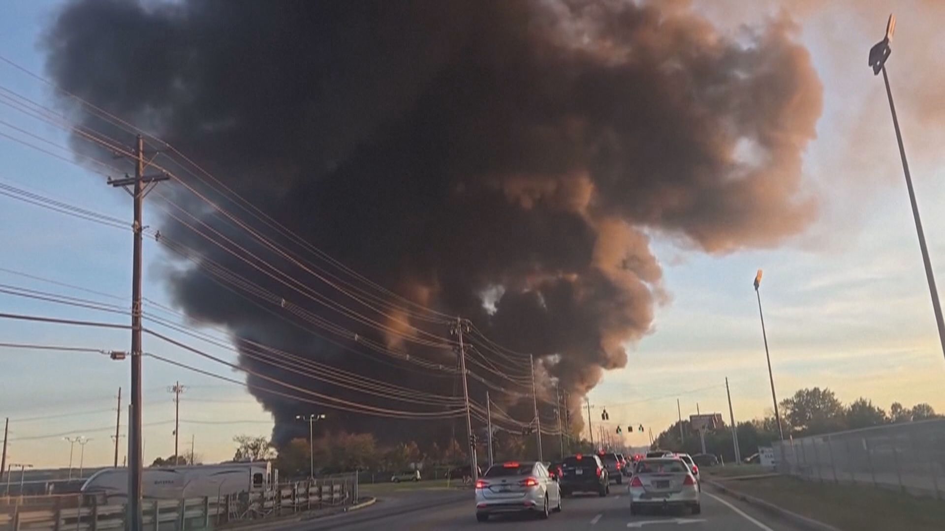 美國聯合包裹貨機於肯塔基州起飛後墜毀