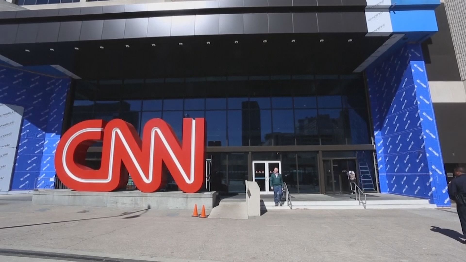 CNN宣布開除明星主播克里斯