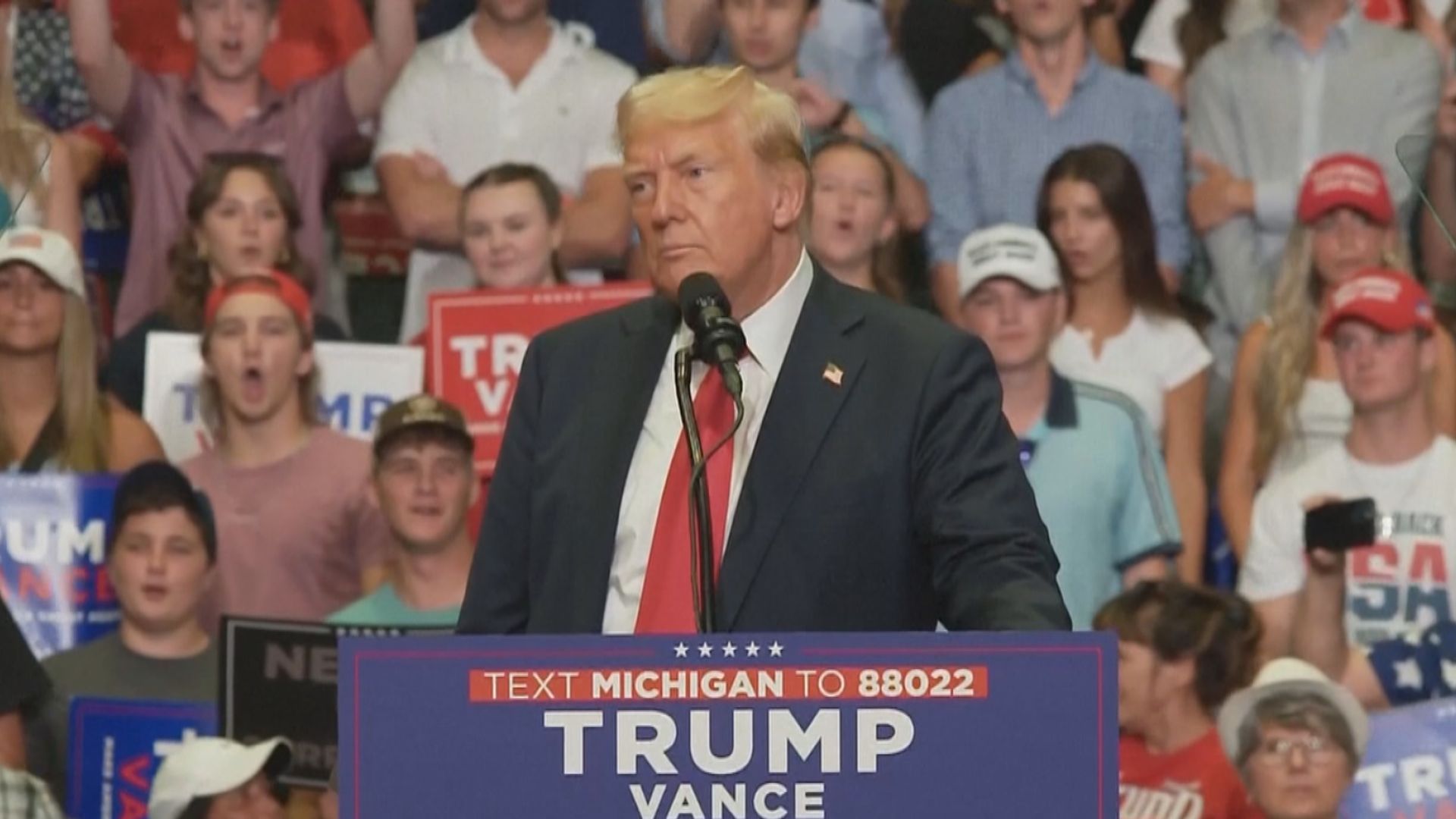 特朗普：願與賀錦麗公開辯論多場