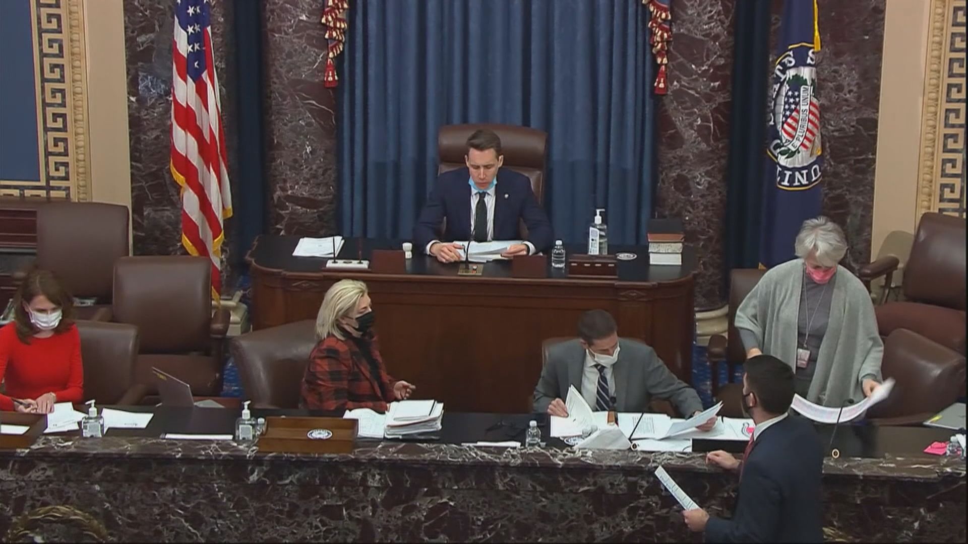 共和黨議員倒戈　國會推翻特朗普否決《國防授權法》