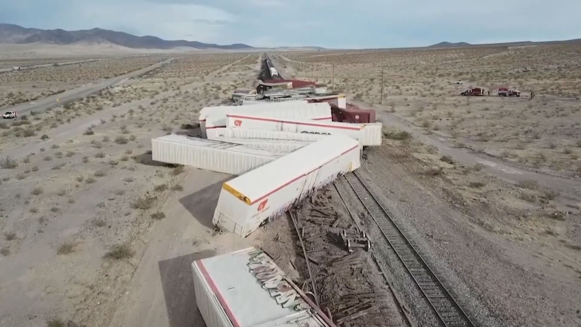 加州貨運火車35卡出軌無人傷