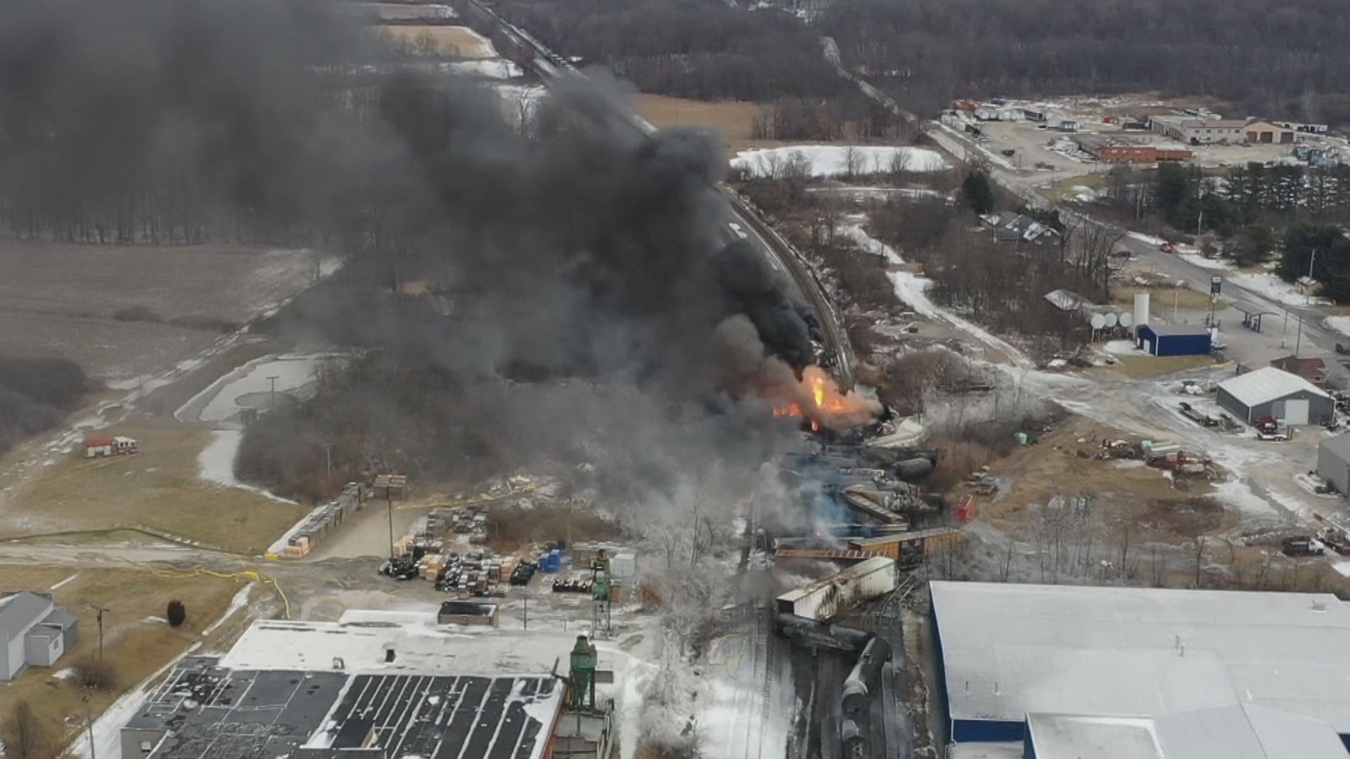 俄亥俄州火車出軌洩危險品　州長指已安全　聯邦政府被指無及時處理危機