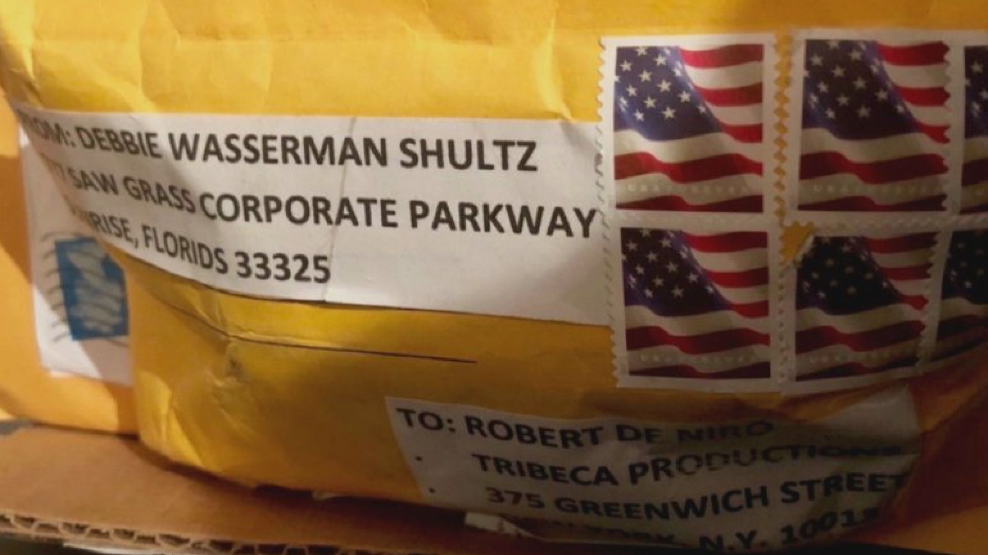 美國至今發現九個郵包炸彈