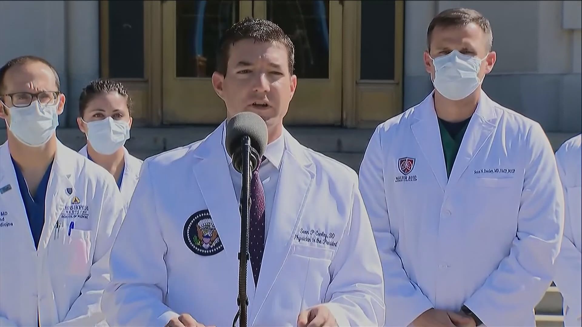 美國白宮醫生康利被質疑作出政治化而非專業決定