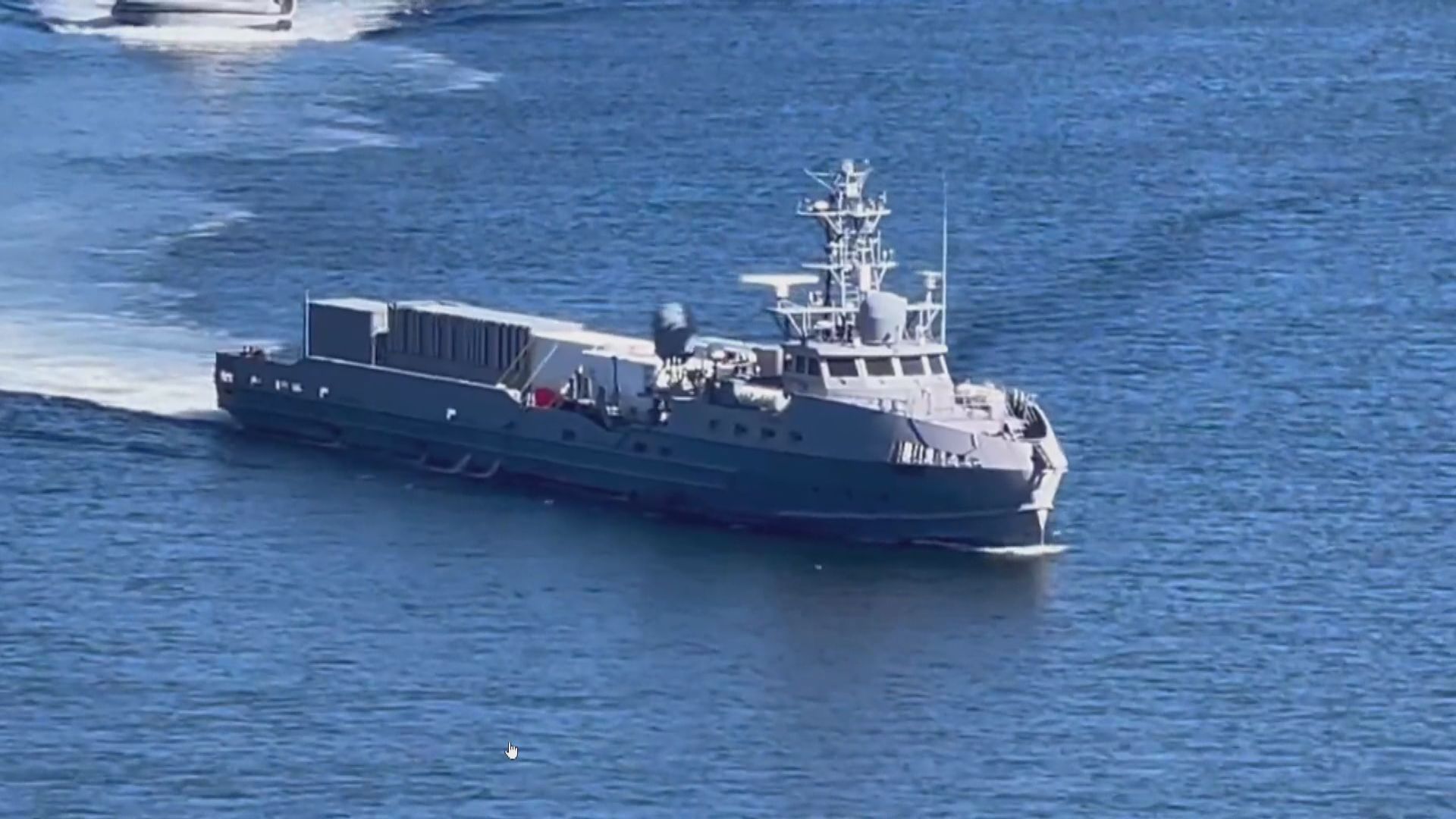 美軍兩艘無人艦艇原型船停靠日本橫須賀港