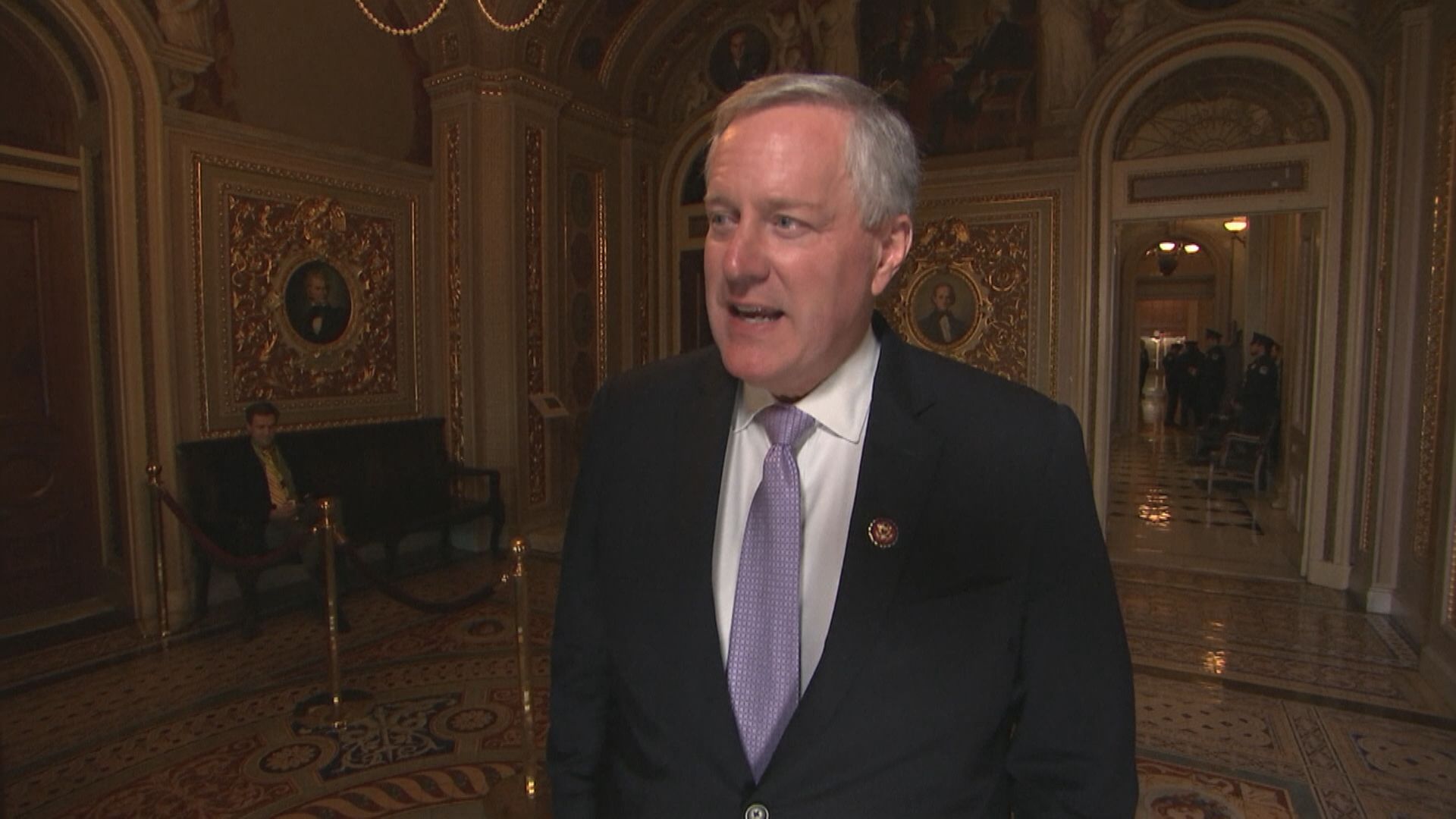 美國白宮幕僚長稱政府不會控制疫情