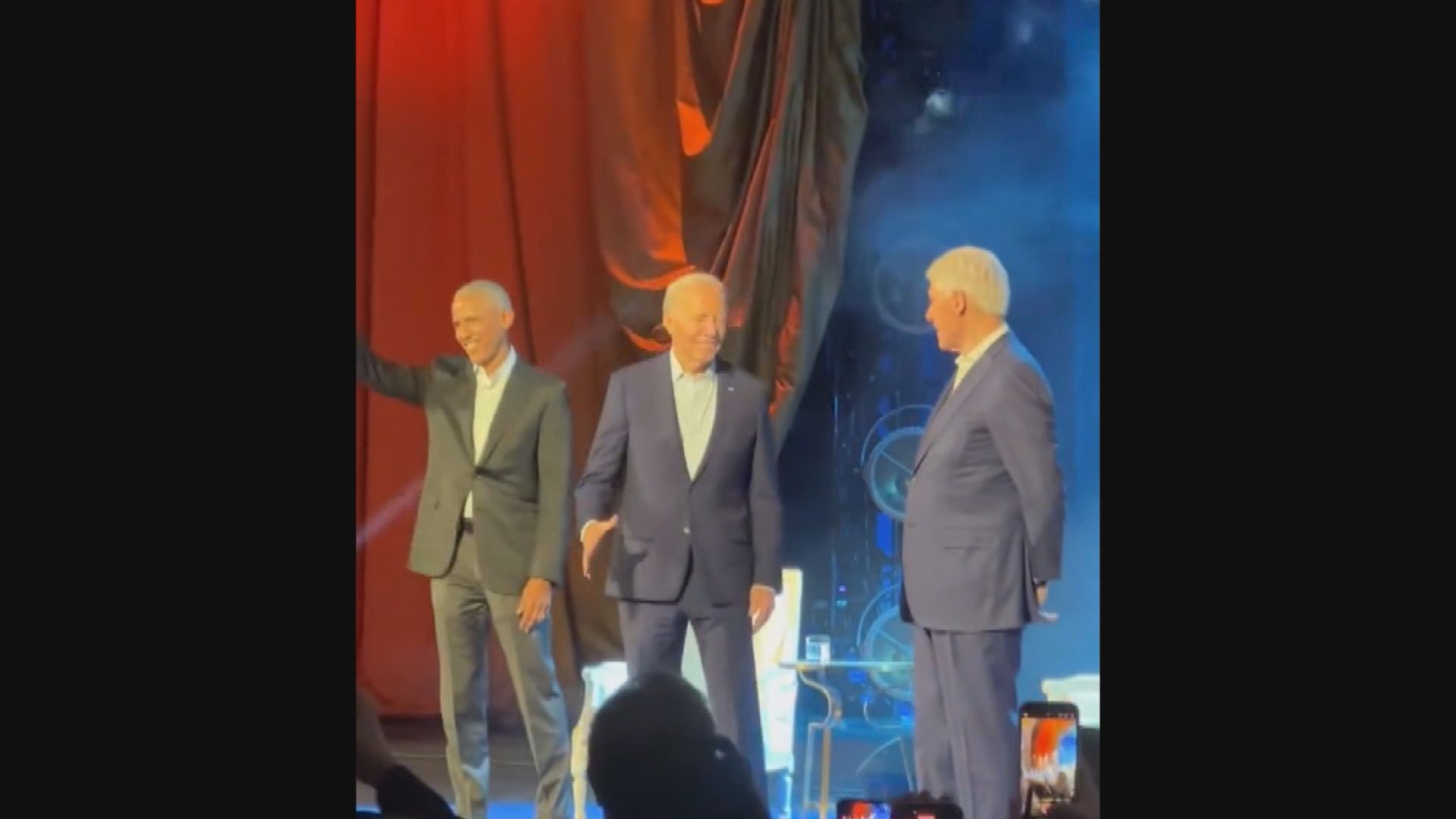 拜登與奧巴馬、克林頓同場 為競逐連任籌得逾二億港元