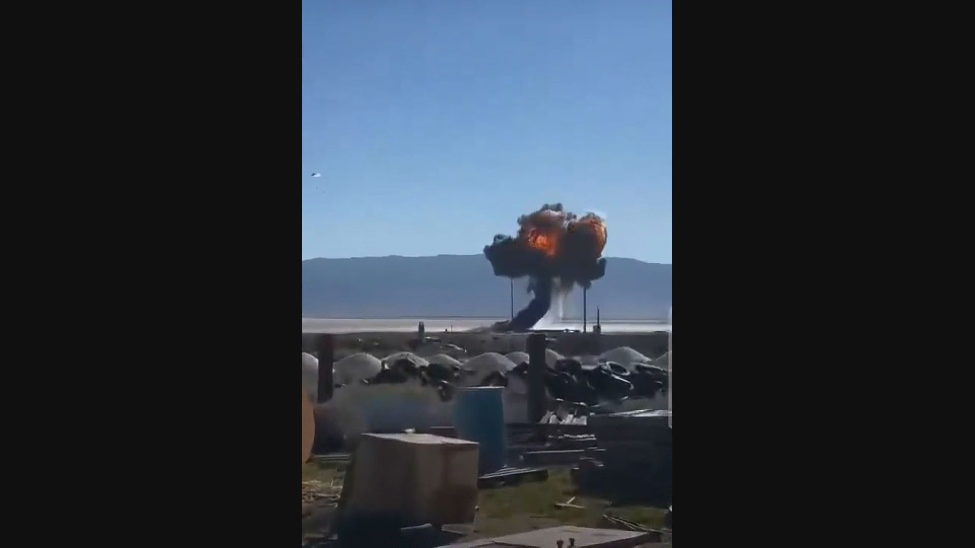 美國加州F-16戰機訓練期間墜毀　機師及時彈射逃生