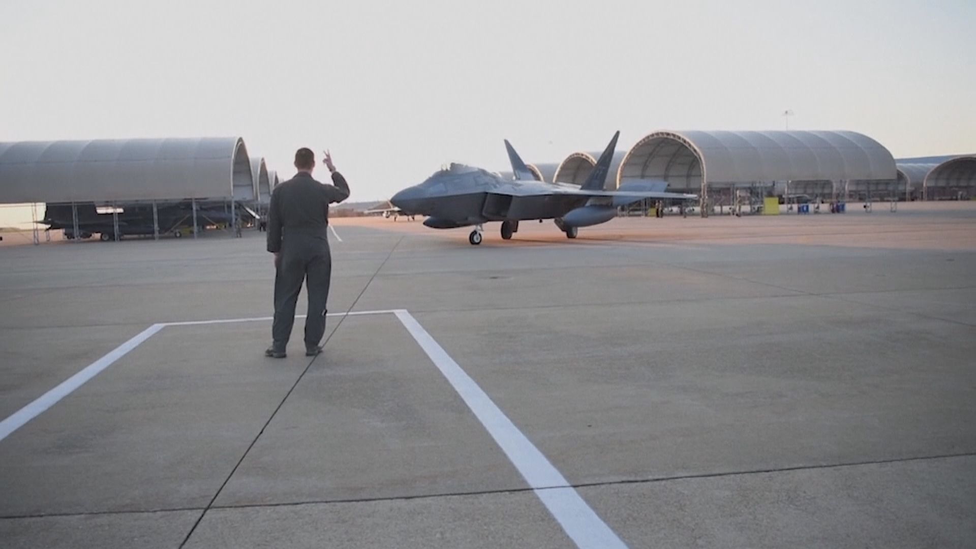 美軍25架F-22部署西太平洋演習　