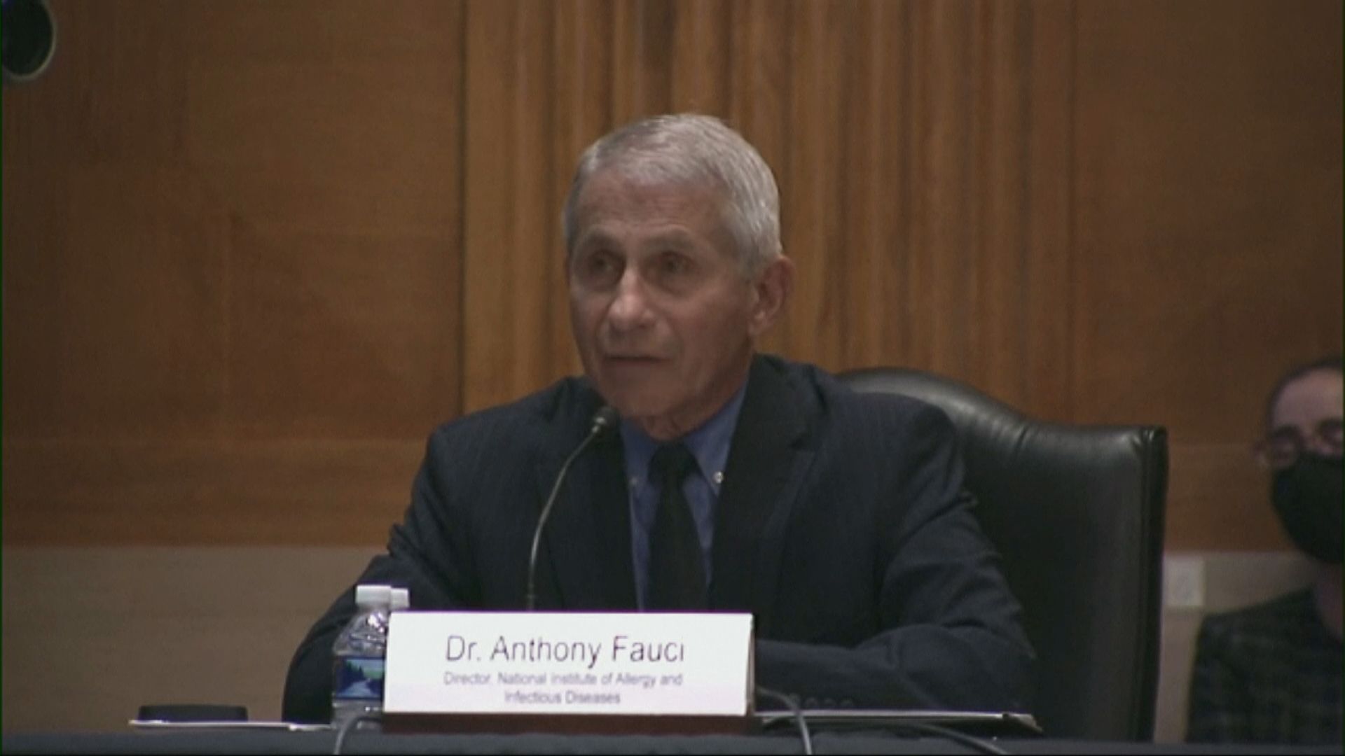 有批評者要求革除福奇職務　拜登重申對其有信心