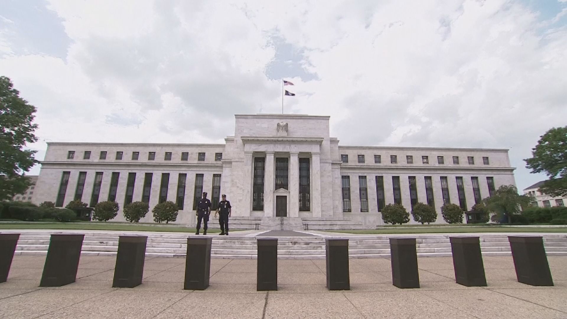 聯儲局資產負債表首次突破8萬億美元