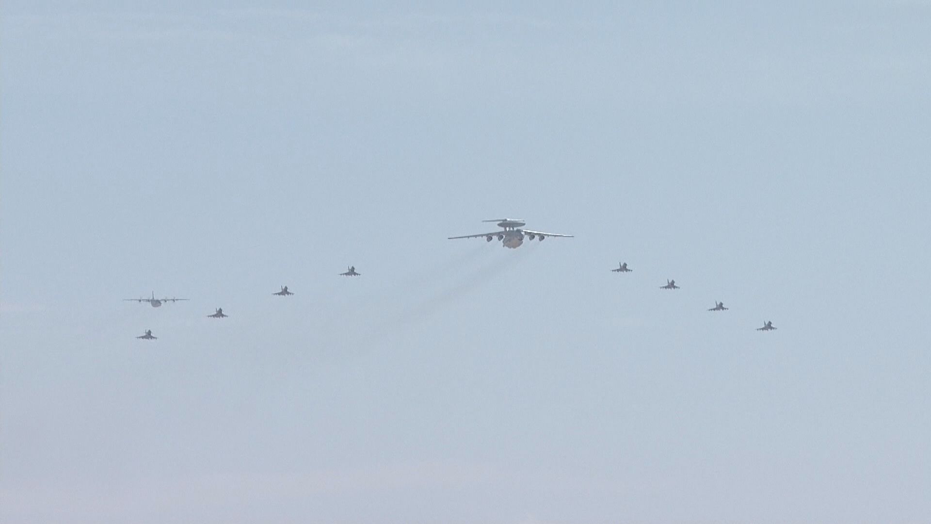 美軍指F-35與殲-20戰機在東海近距離相遇