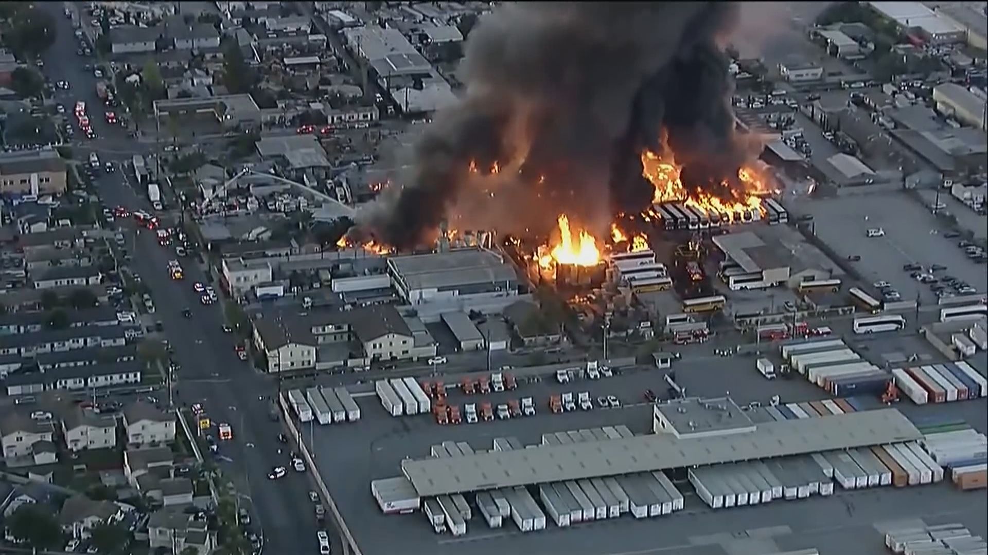 美國洛衫磯縣一處工業區大火