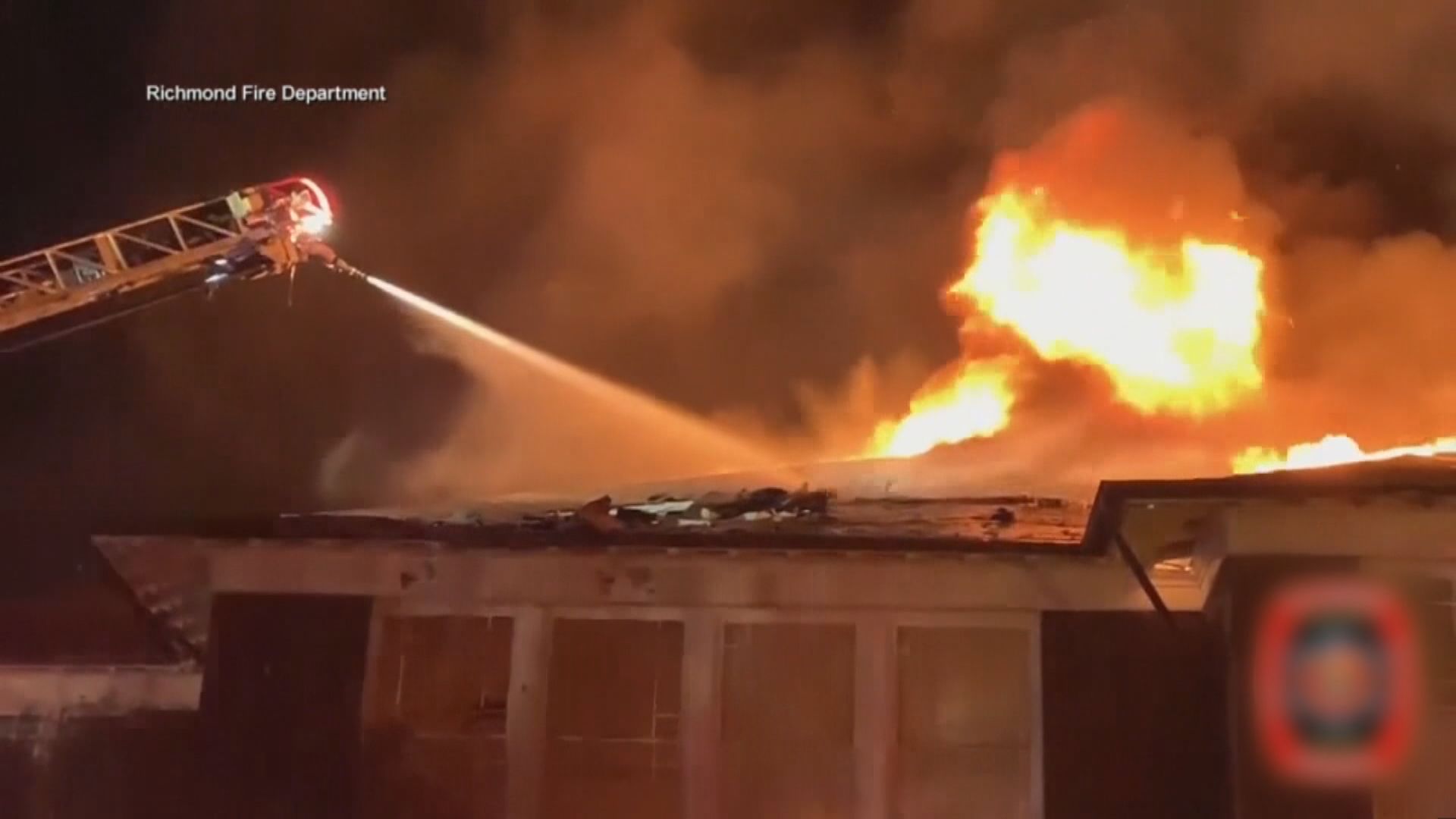 美國弗吉尼亞州逾百年歷史中學起火