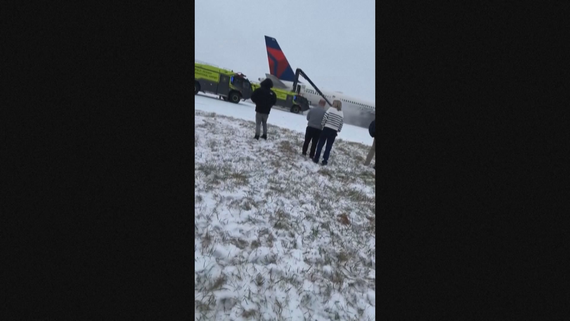 美國達美航空波音客機起飛時引擎故障立即停飛