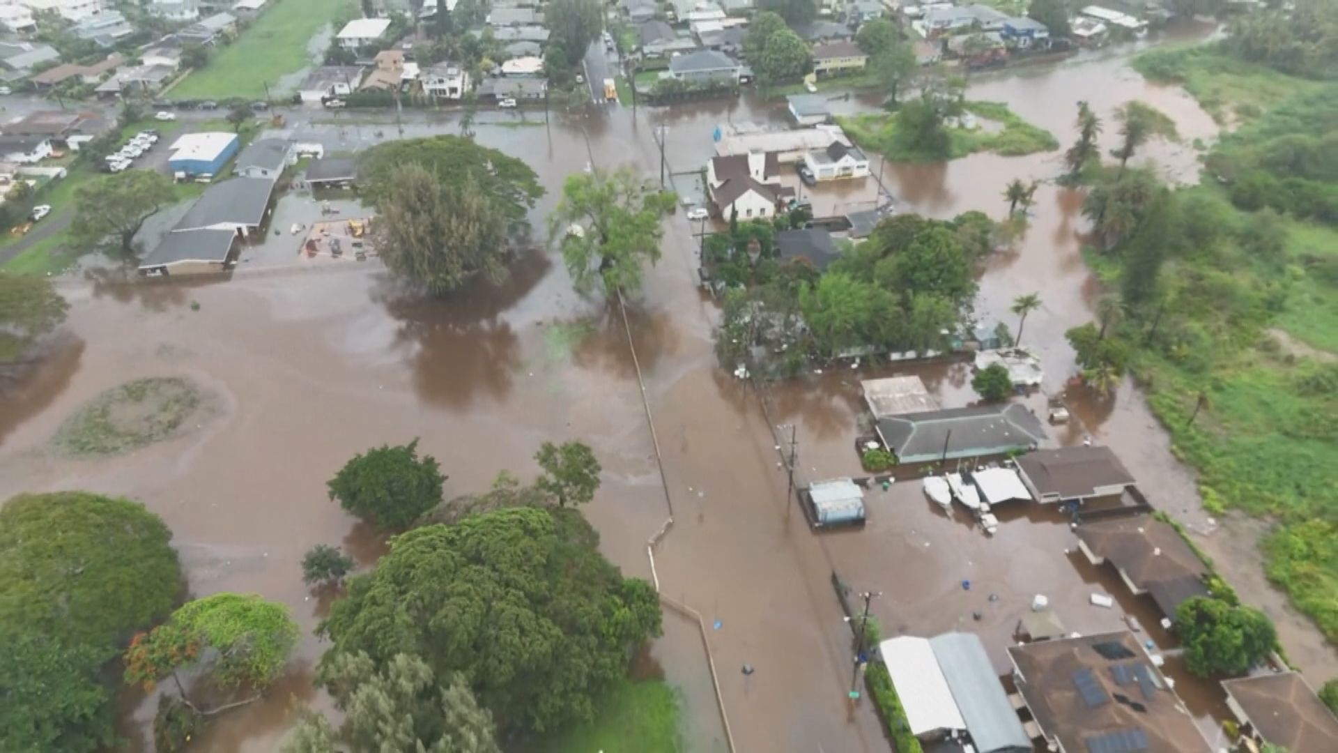 夏威夷洪水｜官員警告百年水壩恐決堤　籲下游5500居民疏散