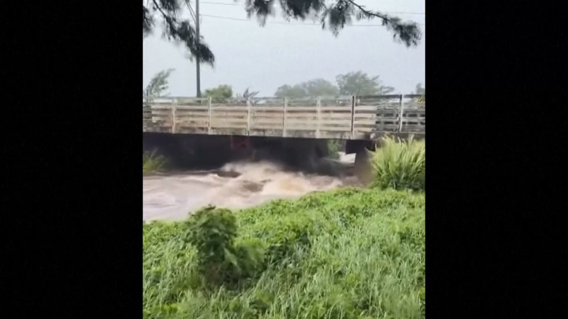 風暴為夏威夷州帶來狂風暴雨　州長稱暫未錄得死亡個案