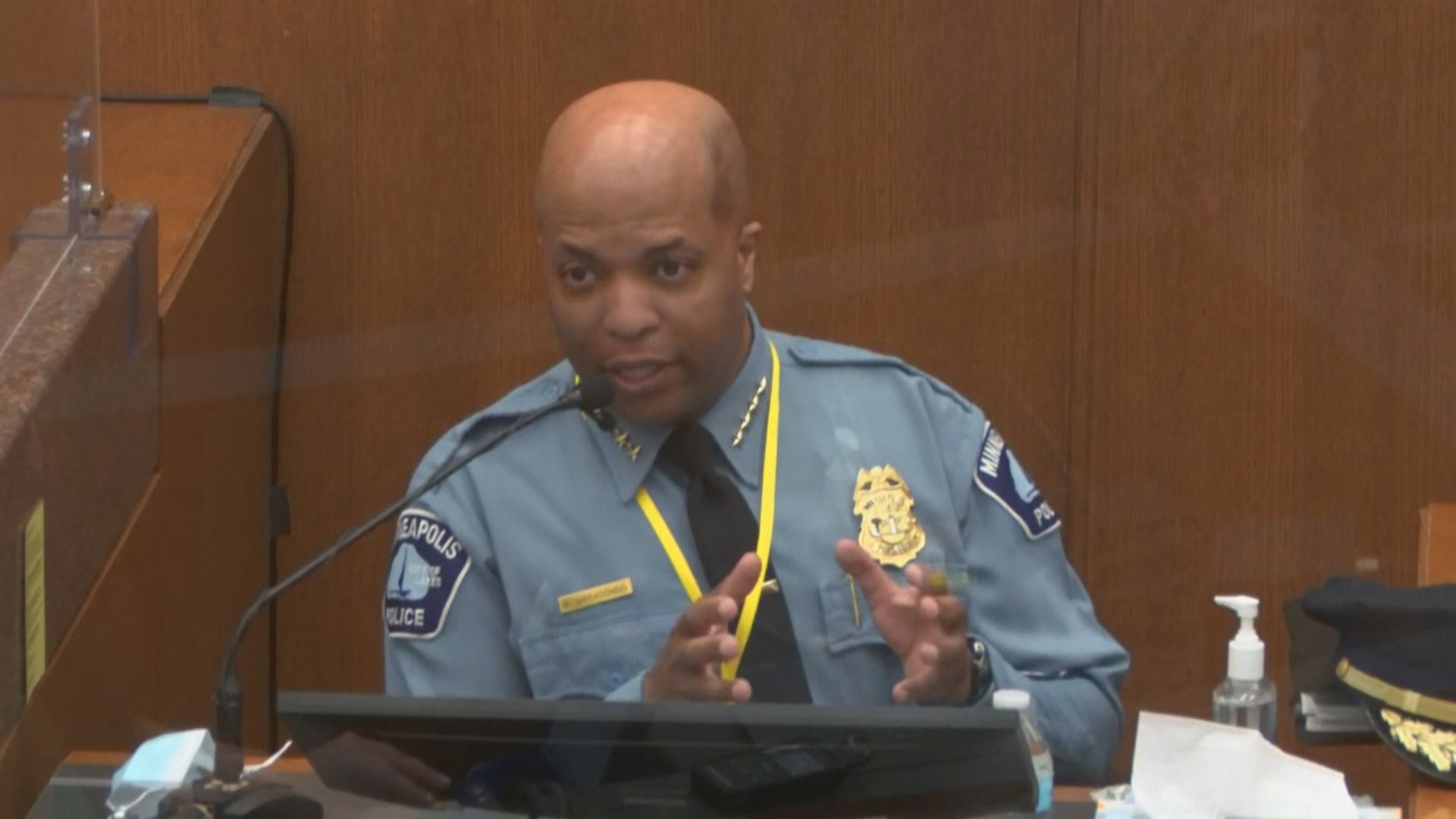 弗洛伊德案　涉事警員肖萬上司指跪頸方式有違警隊訓練