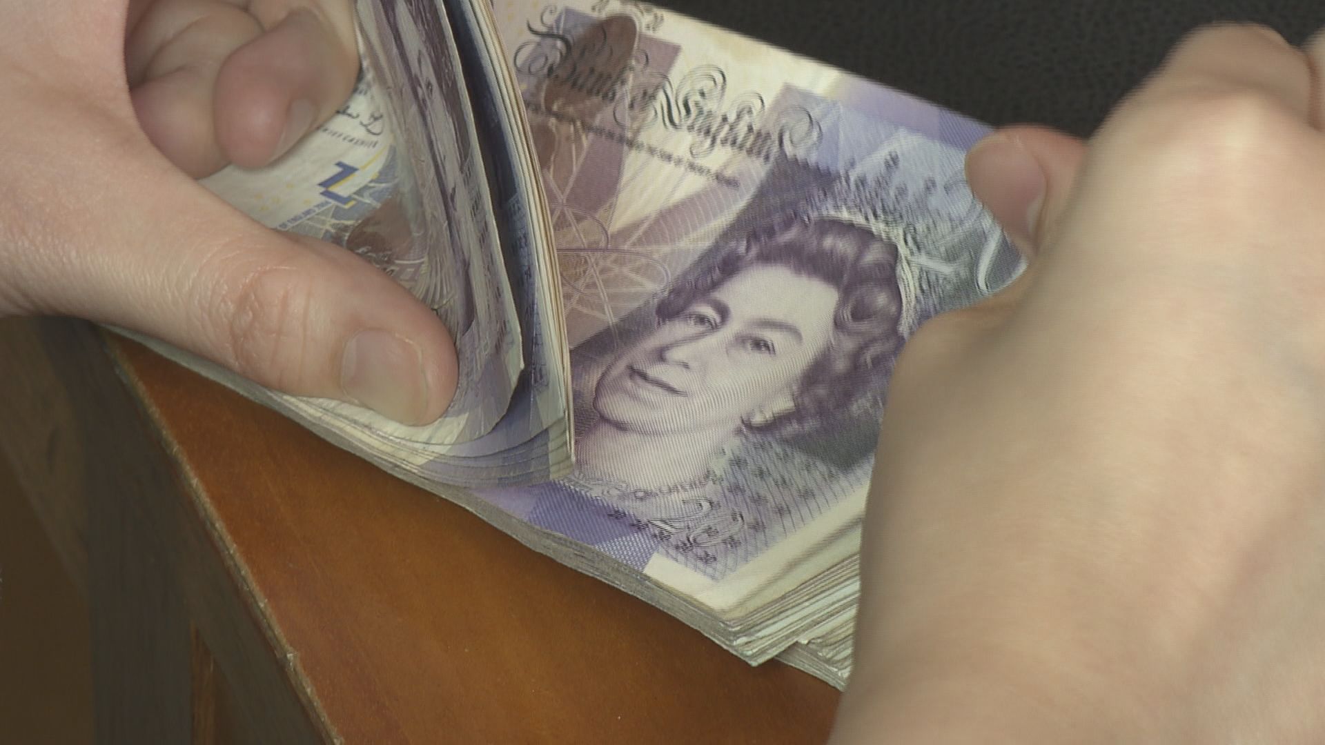 英鎊兌美元曾見逾5周高位