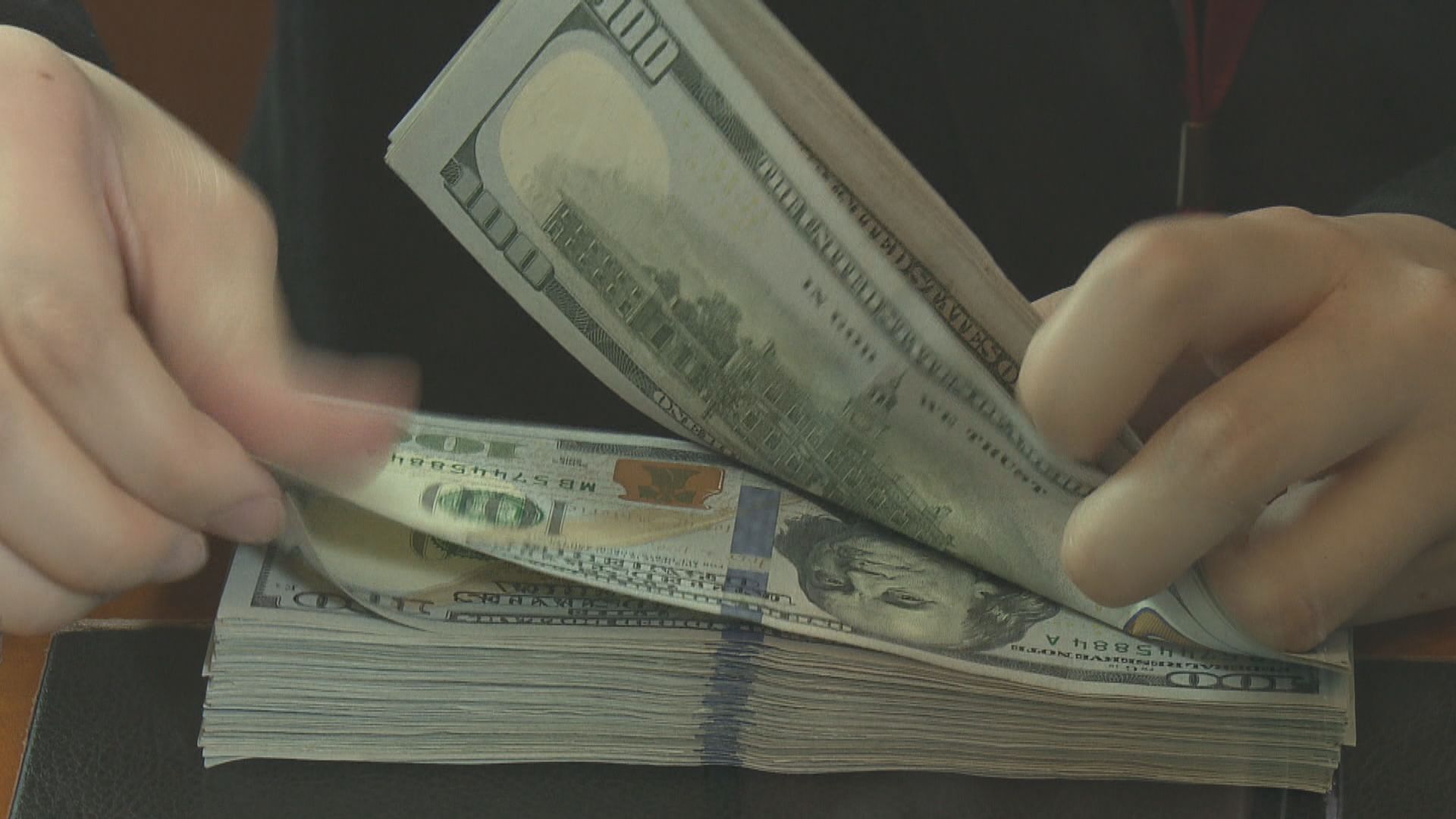 英鎊跌穿1.3關 傳英國首相文翠珊面臨逼宮