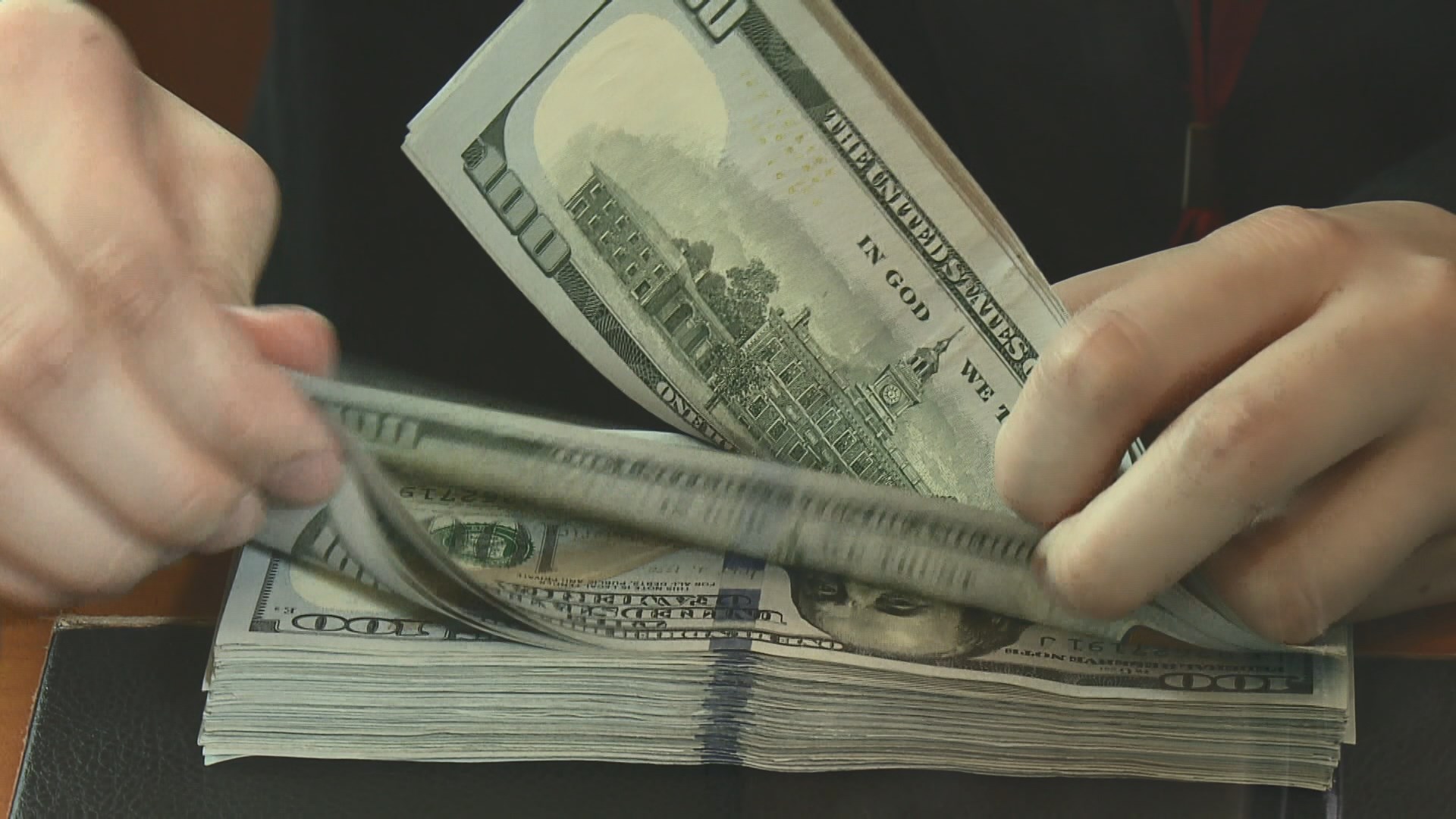 美匯跌穿99見三周低位　歐元升1%