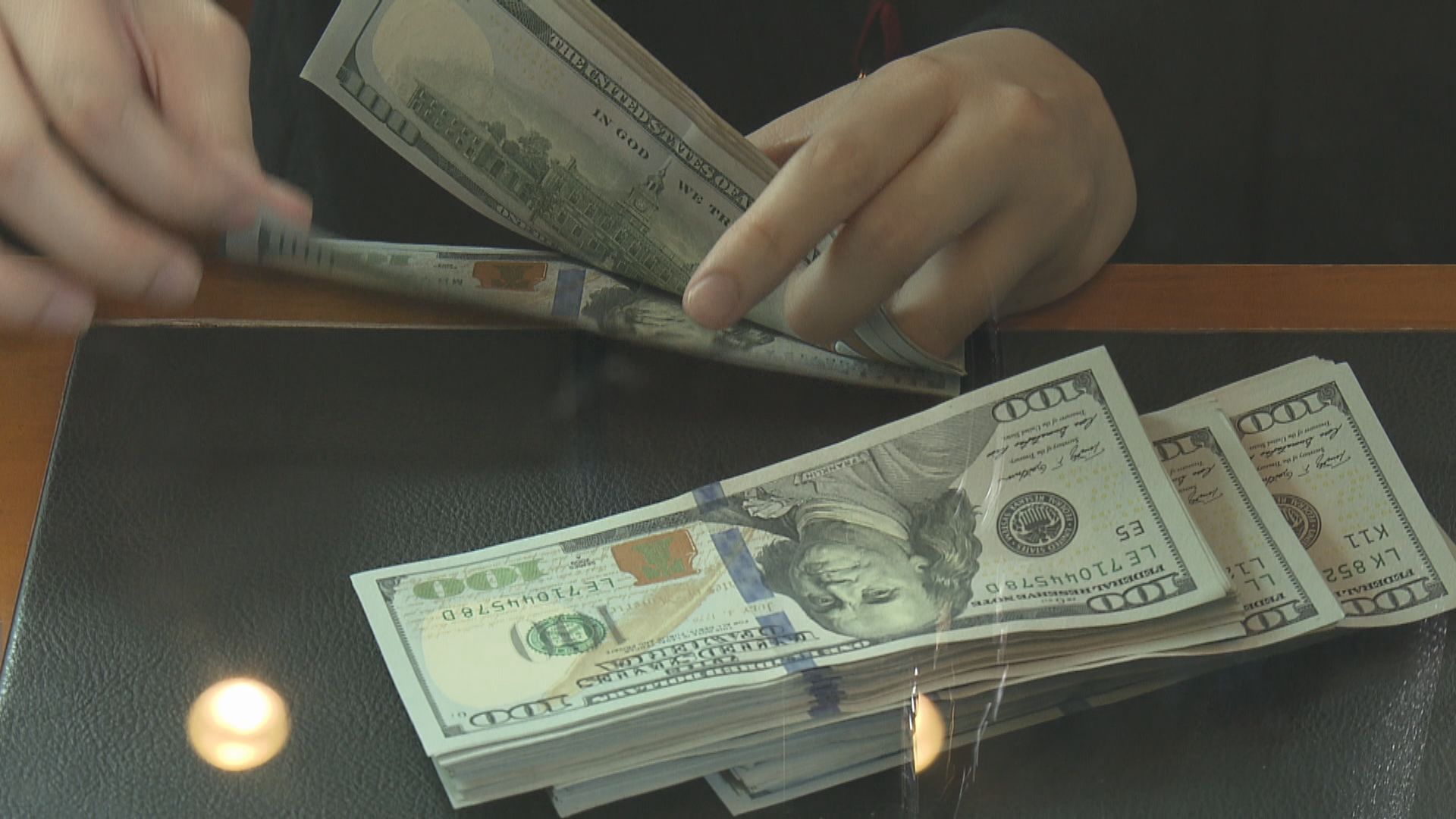 美元匯價微升　加元跌1%