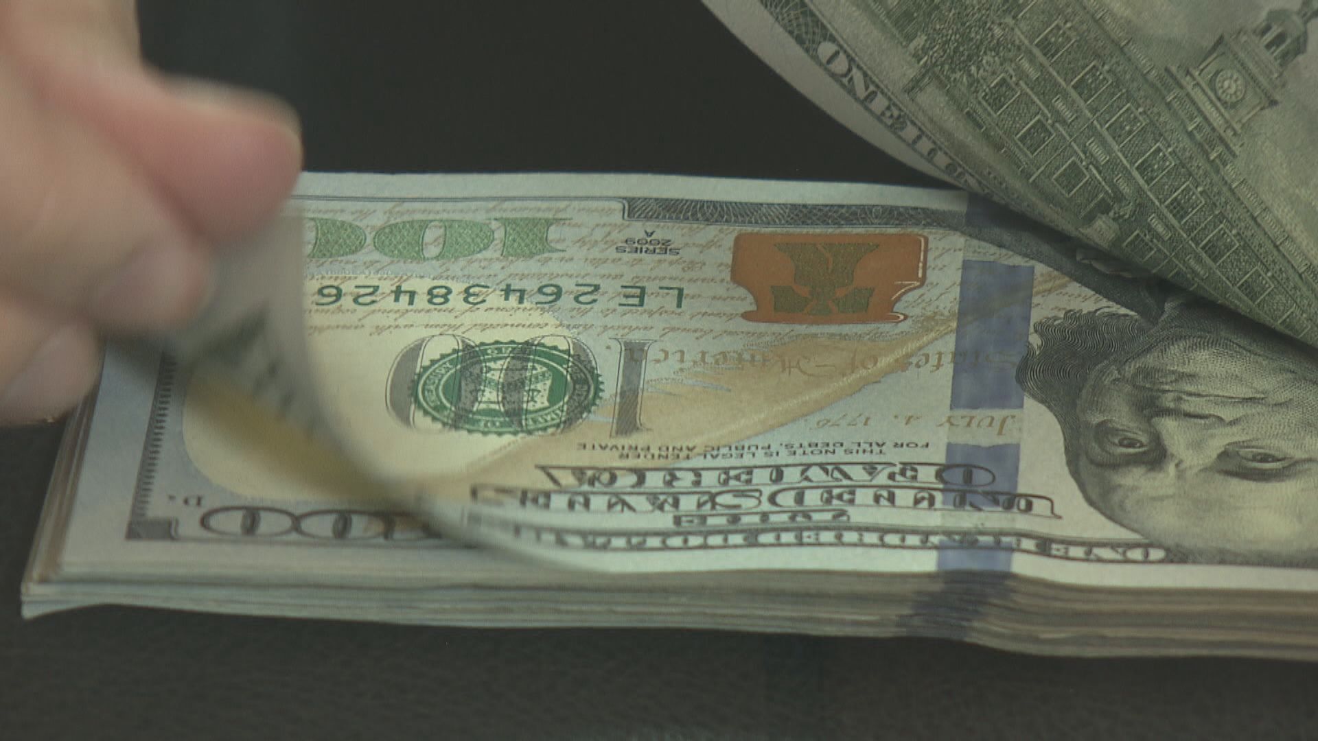 避險買盤帶動美元和日圓上升　美匯升穿97