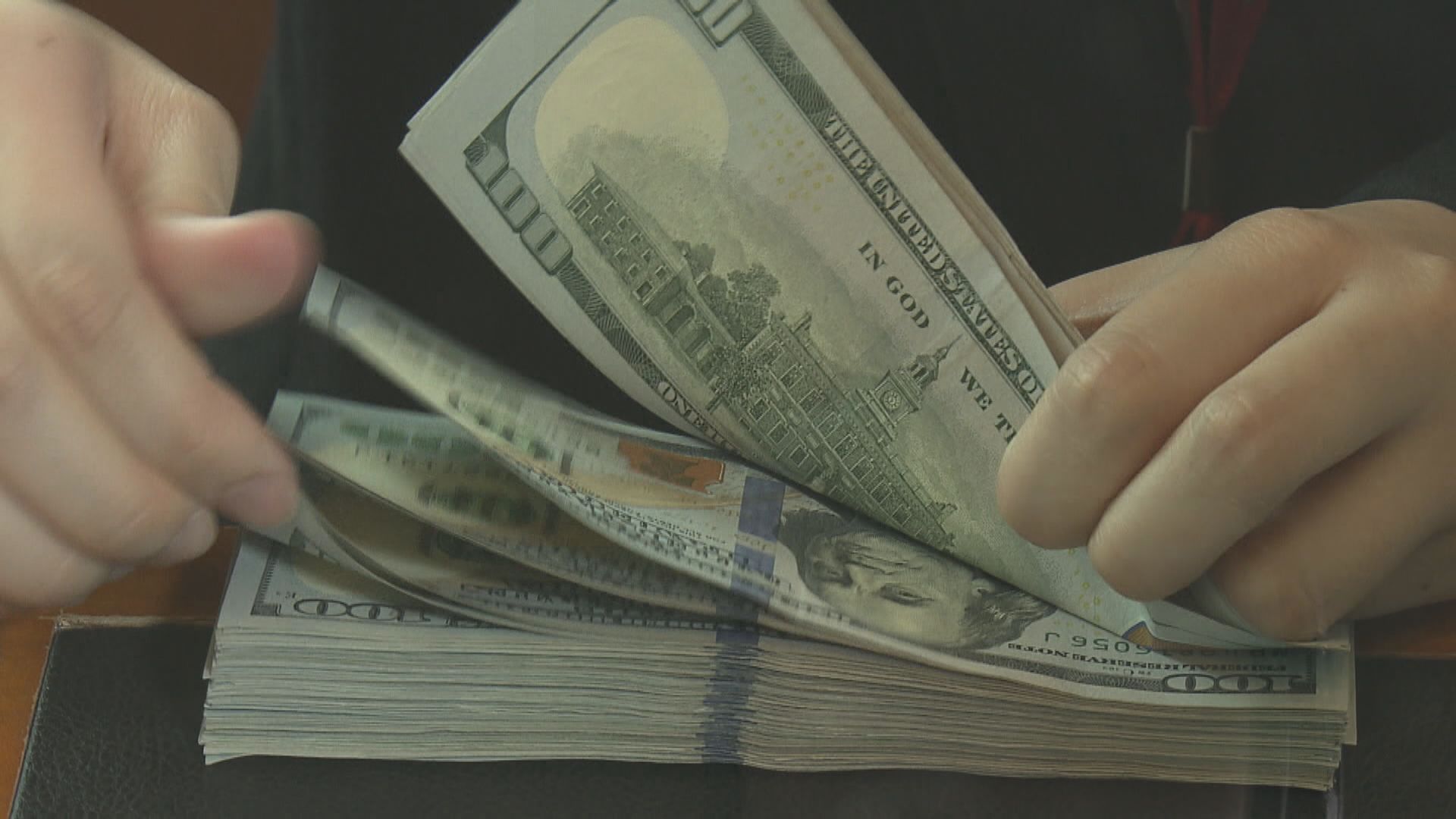 美元匯價下跌　趁低吸納買盤推動英鎊上升