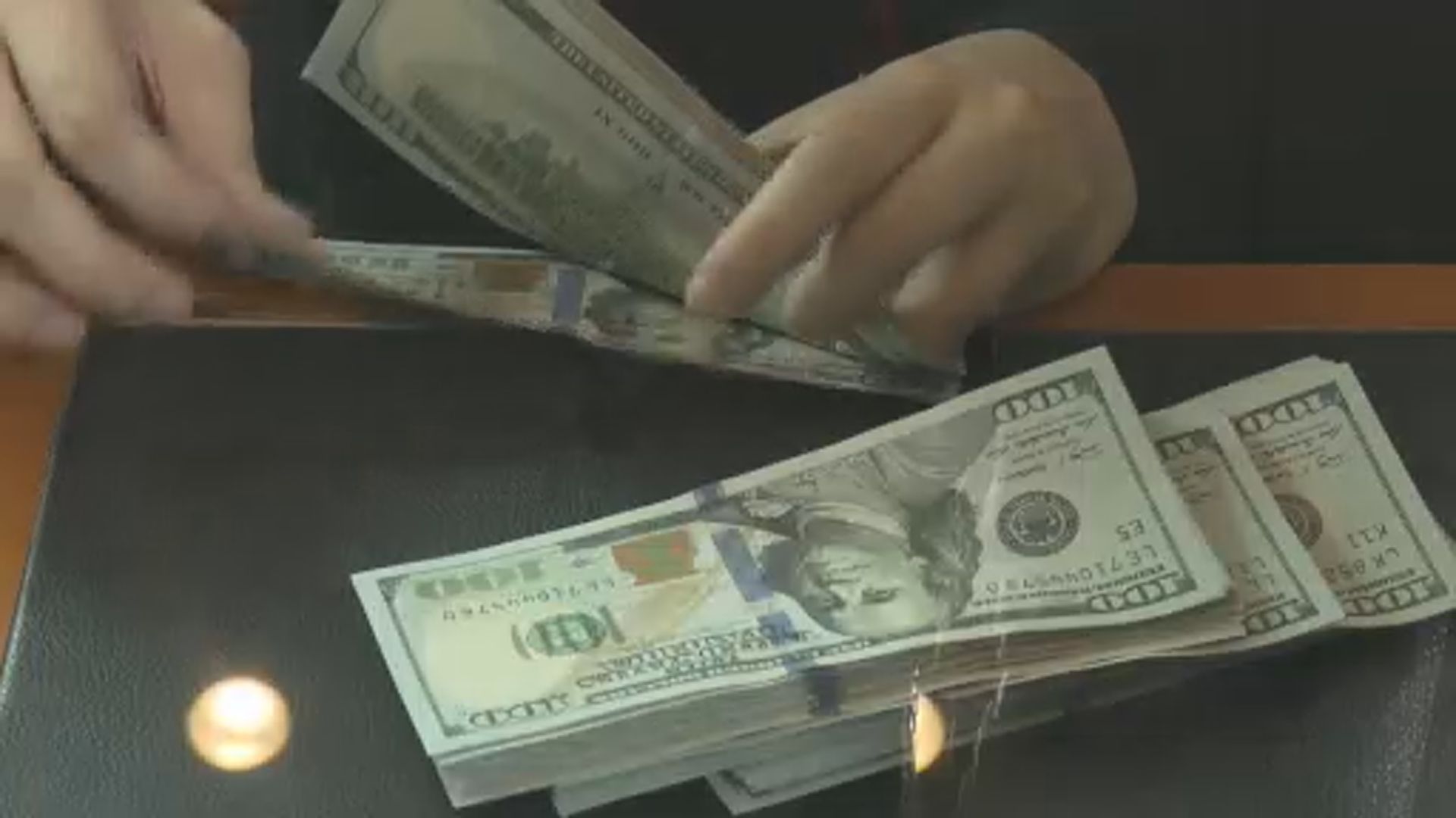 美匯再升穿99　澳元四連升