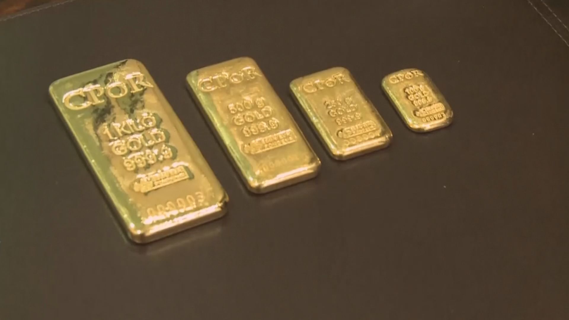 美國加息前景及美元回升　金價下跌