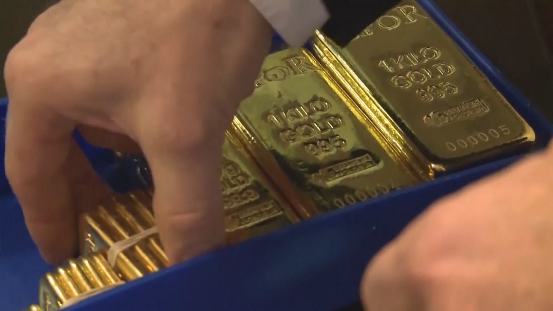 意國預算案危機憂慮紓緩及美經濟數據佳　金價下跌