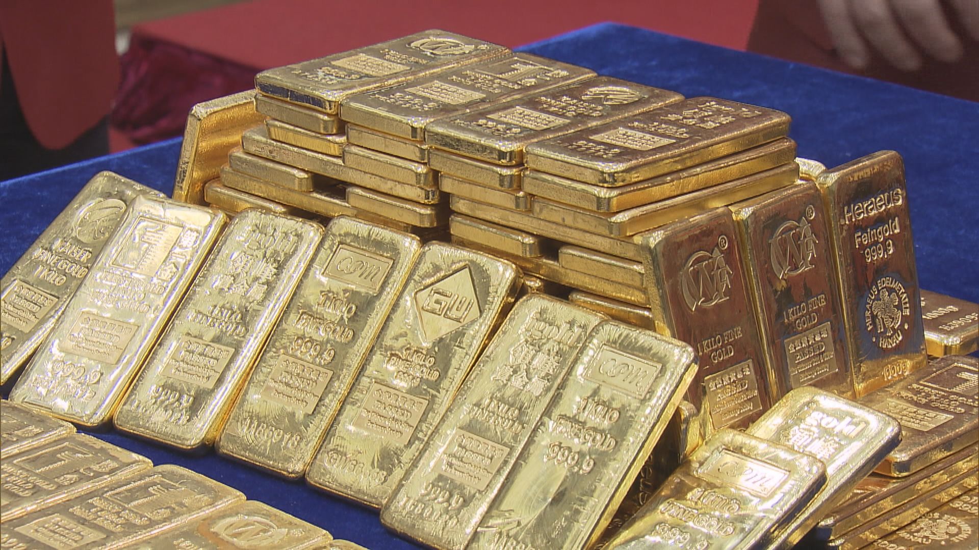 金價先跌後回穩　受助美元跌及避險買盤推動