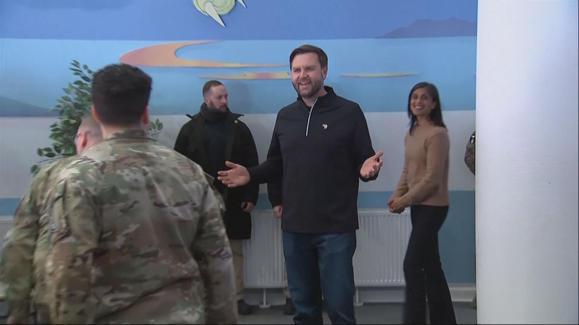 萬斯訪格陵蘭美軍基地　籲格陵蘭與美國合作