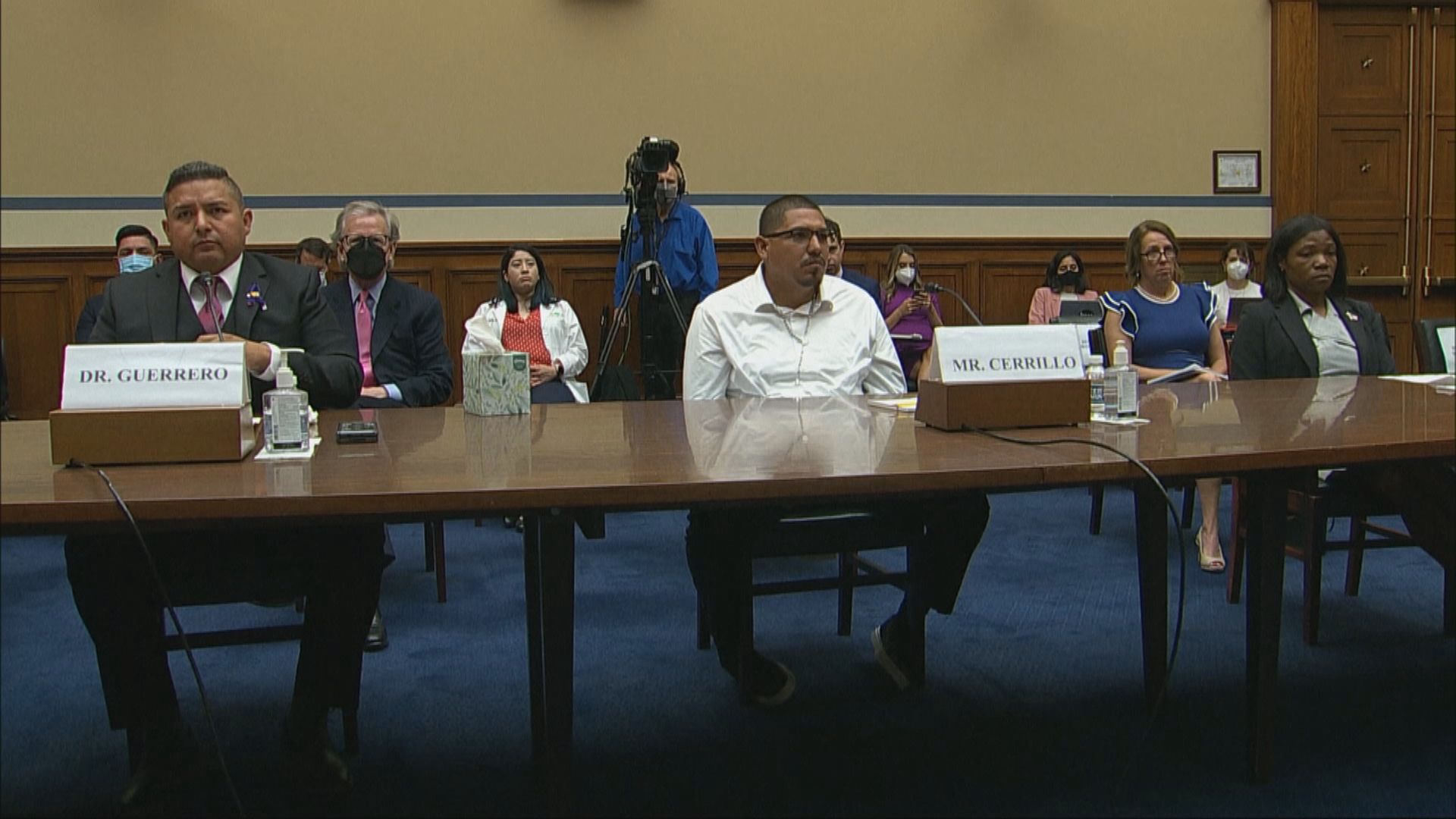 美國國會聽證會傳召多名槍擊案目擊者作供