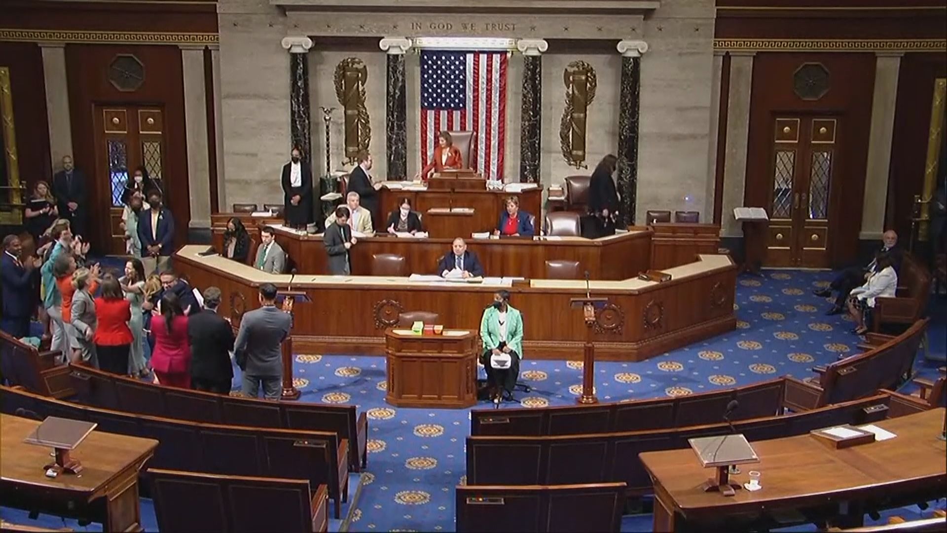 美國國會通過加強槍械管制法案