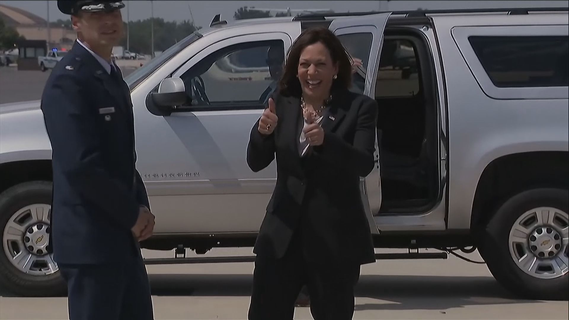 賀錦麗出訪乘坐專機因技術問題折返