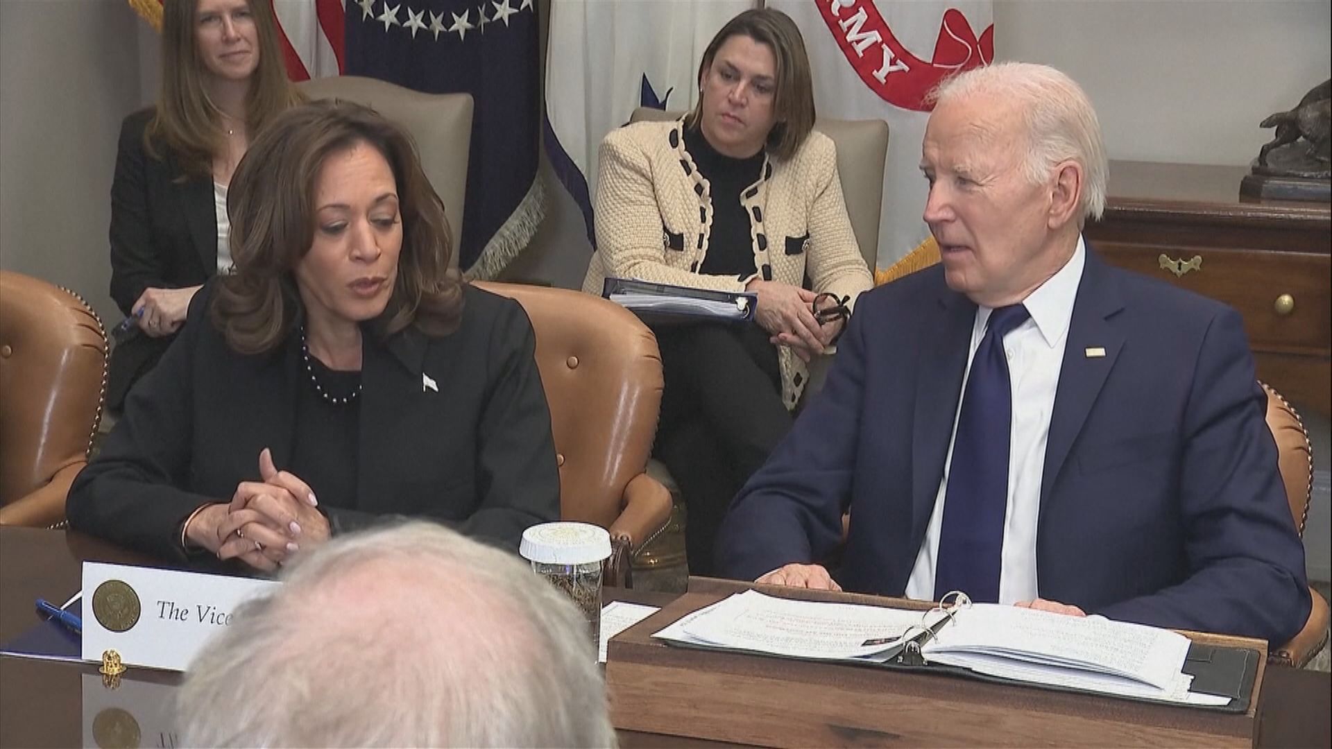 賀錦麗新書批民主黨讓拜登決定是否競逐連任鹵莽