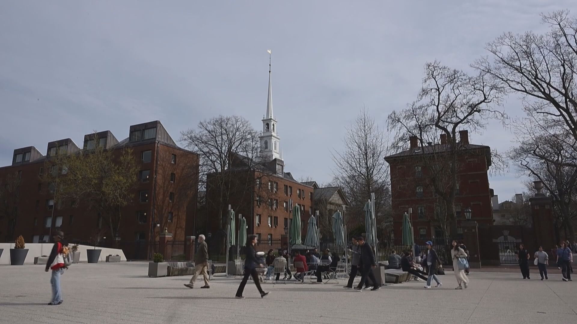 哈佛風波｜法官阻特朗普對哈佛國際學生實行簽證限制