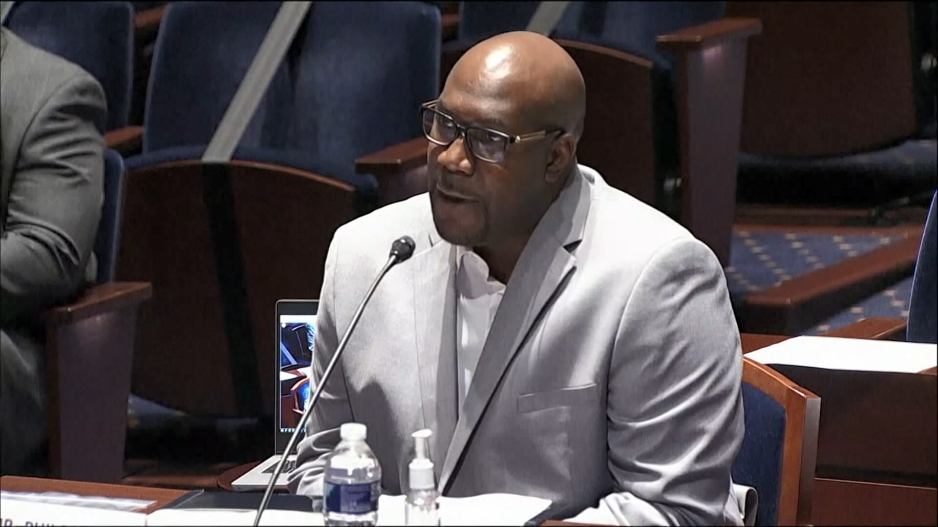 美國國會就弗洛伊德死亡案舉行聽證會