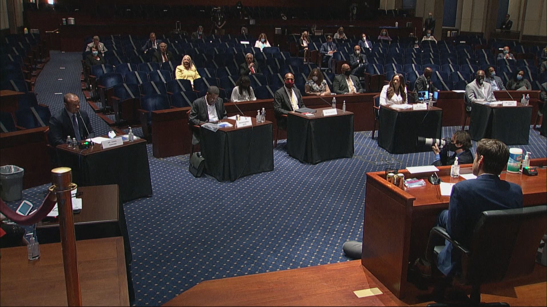 弗洛伊德弟弟出席聽證會　籲停止警暴帶來的傷痛