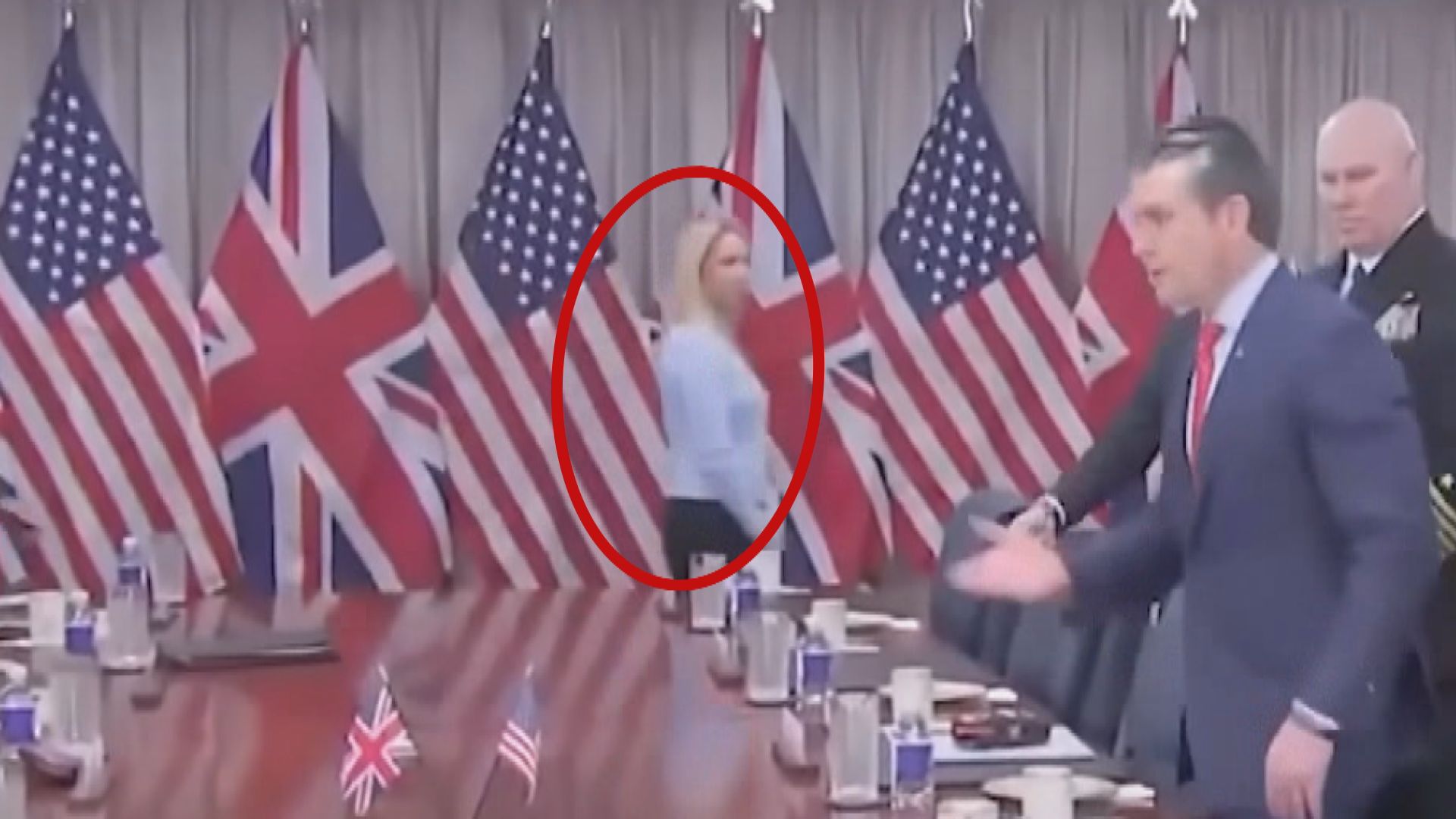 美防長海格塞斯被揭兩度攜妻出席機密會議　華府處理機密資訊方式再惹爭議