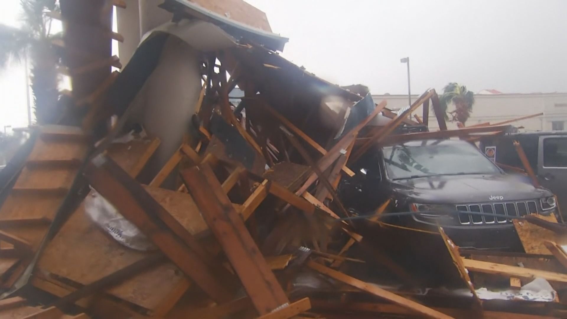 颶風邁克爾登陸佛州西北部