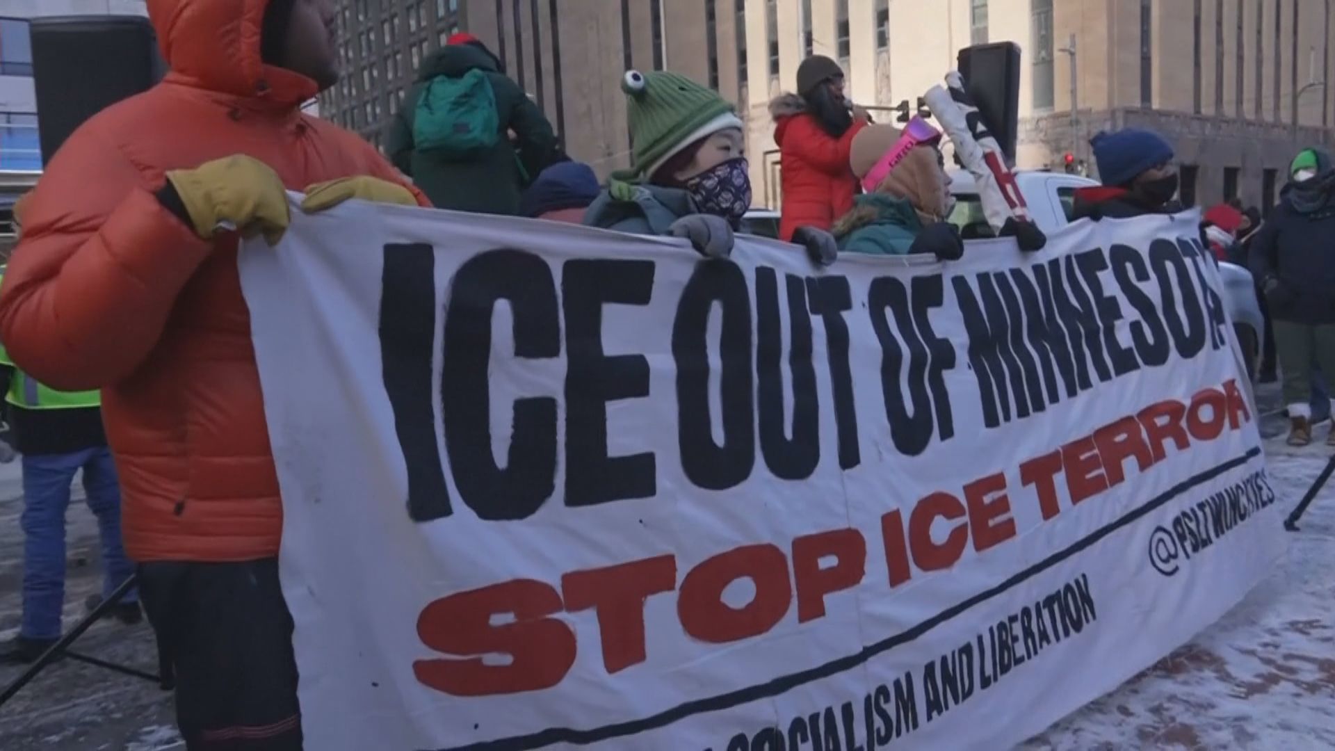 明尼阿波利斯示威者繼續上街　抗議執法人員開槍擊斃男子普雷蒂